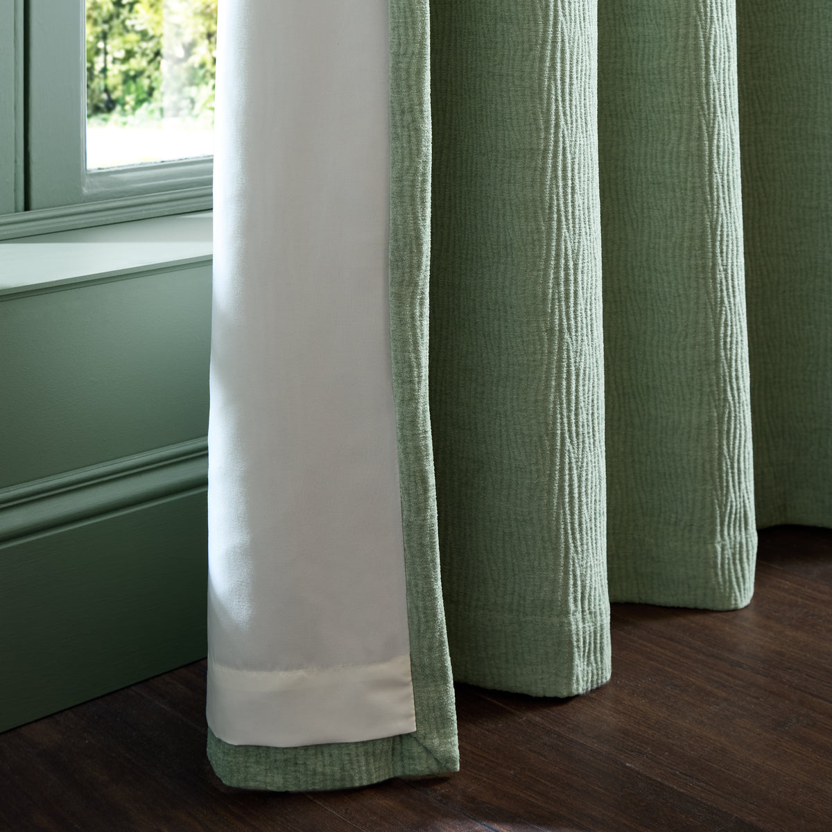 Catherine Lansfield Crinkle Chenille Ready Made Eyelet Curtains Green