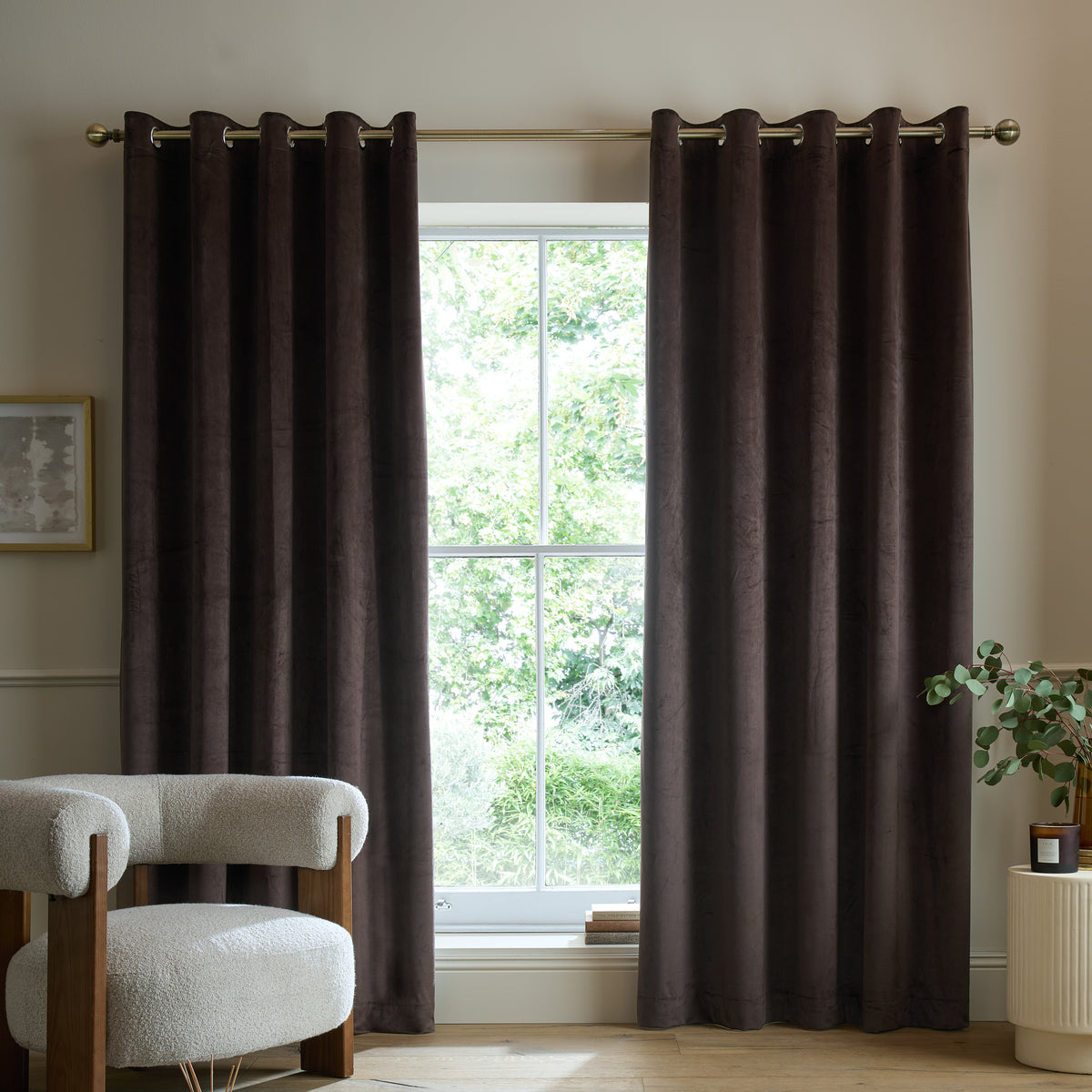 Catherine Lansfield Super Thermal Blackout Matt Velour Ready Made Eyelet Blackout Curtains Chocolate