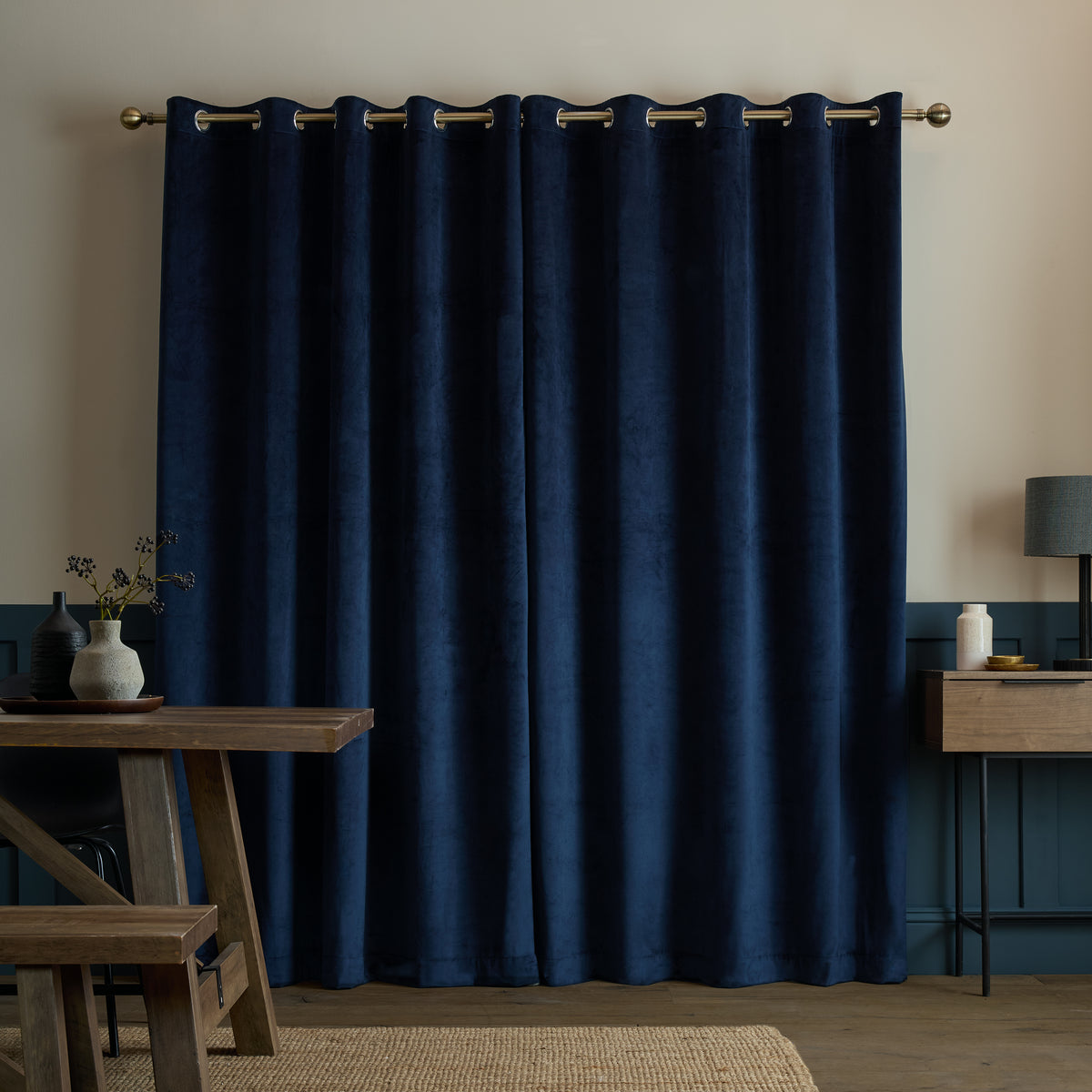Catherine Lansfield Super Thermal Blackout Matt Velour Ready Made Eyelet Blackout Curtains Navy
