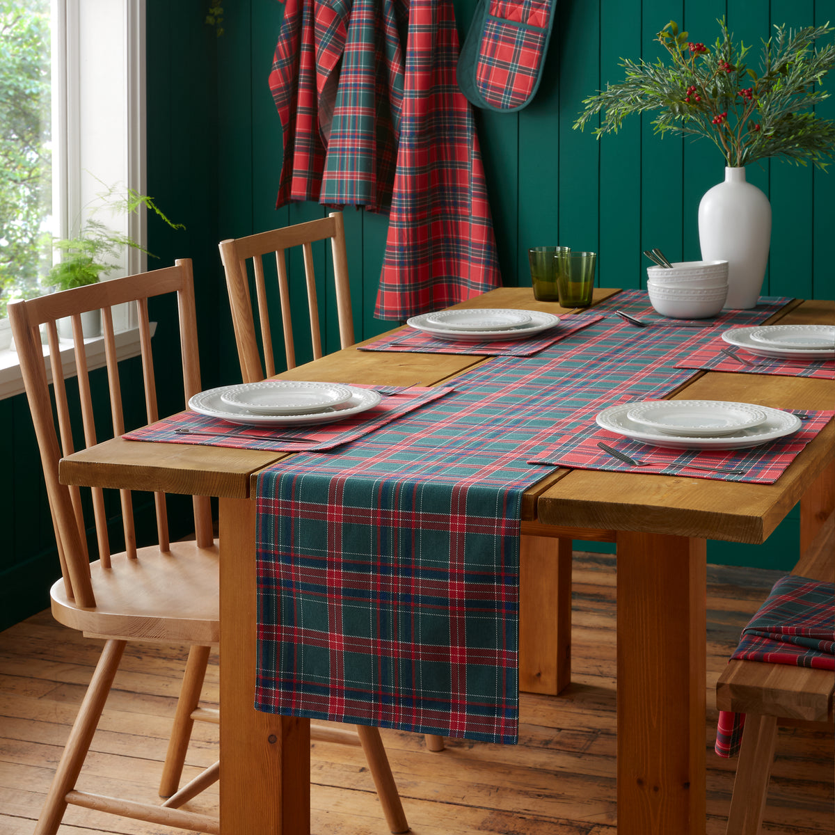 Catherine Lansfield Christmas Tartan Check 33cm x 220cm Runner Red Green