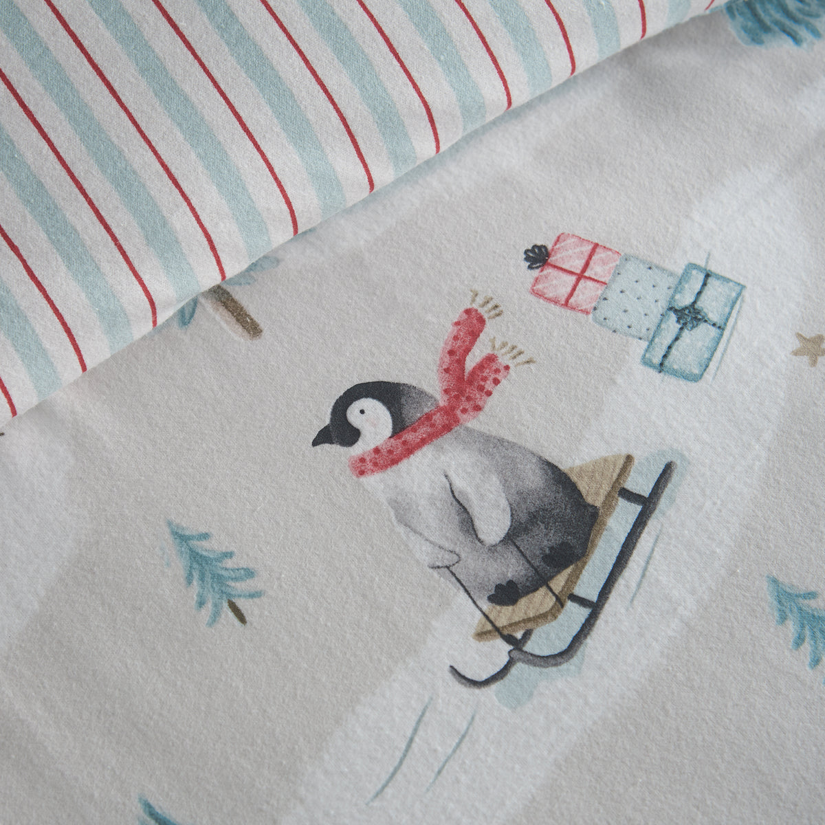 Catherine Lansfield Brushed Christmas Penguins Duvet Cover Bedding Set Green