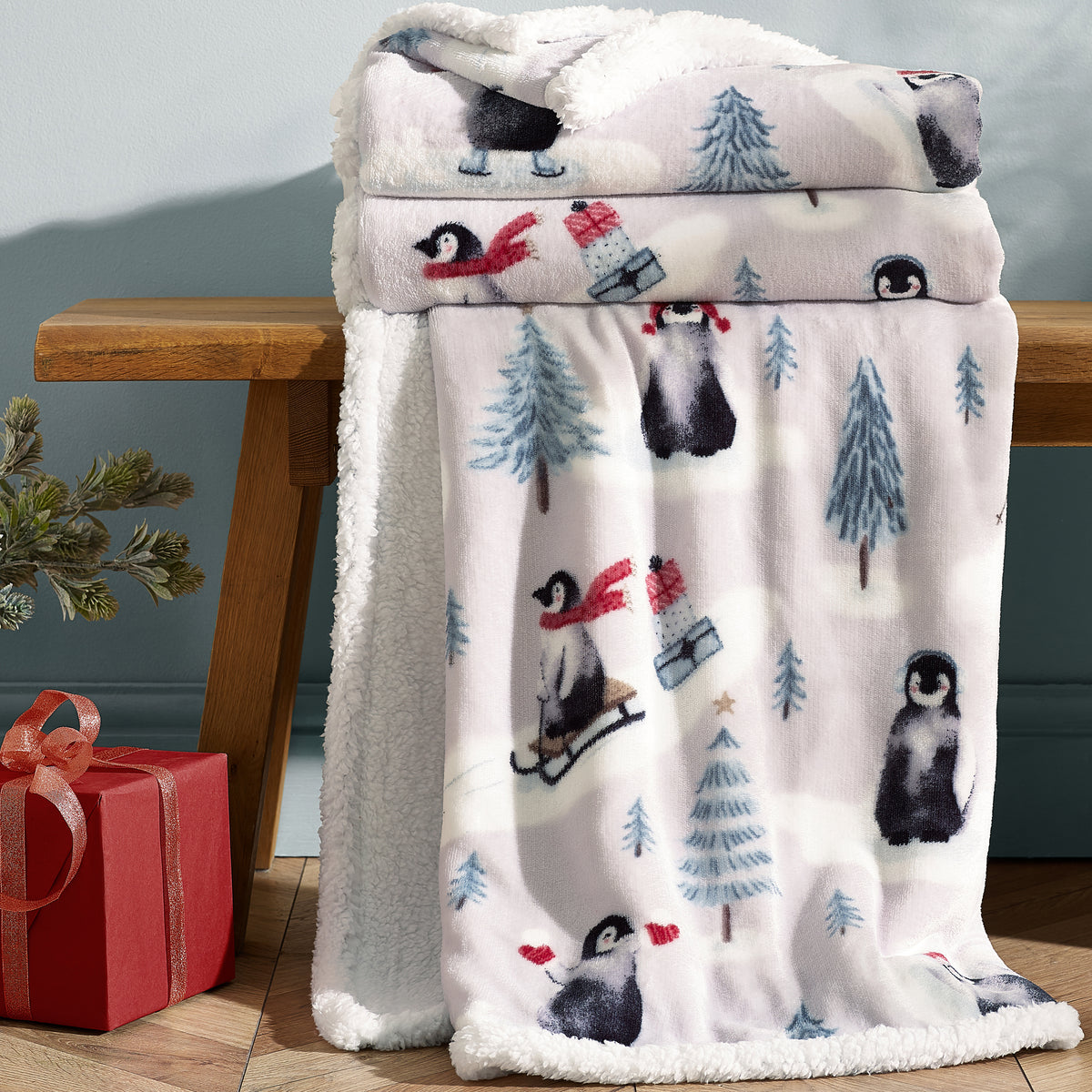 Catherine Lansfield Christmas Sherpa Penguins Throw Natural