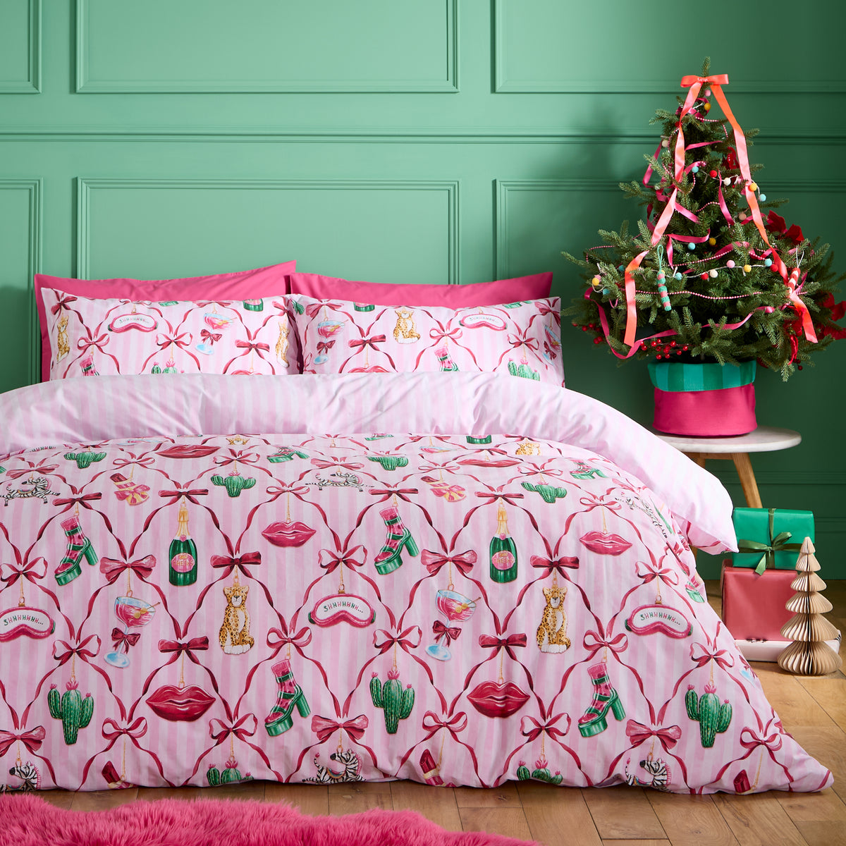 Catherine Lansfield Christmas Kitsch Duvet Cover Bedding Set Pink