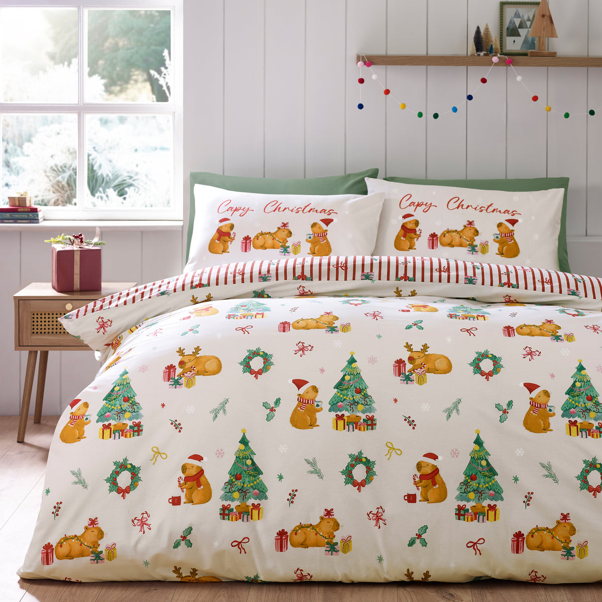 Catherine Lansfield Capybara Christmas Duvet Cover Bedding Set Cream