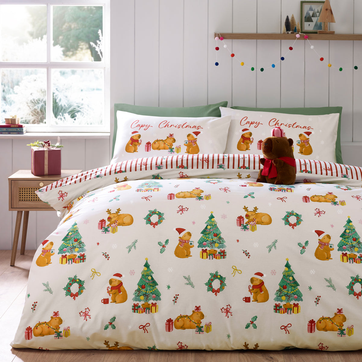Catherine Lansfield Capybara Christmas Duvet Cover Bedding Set Cream