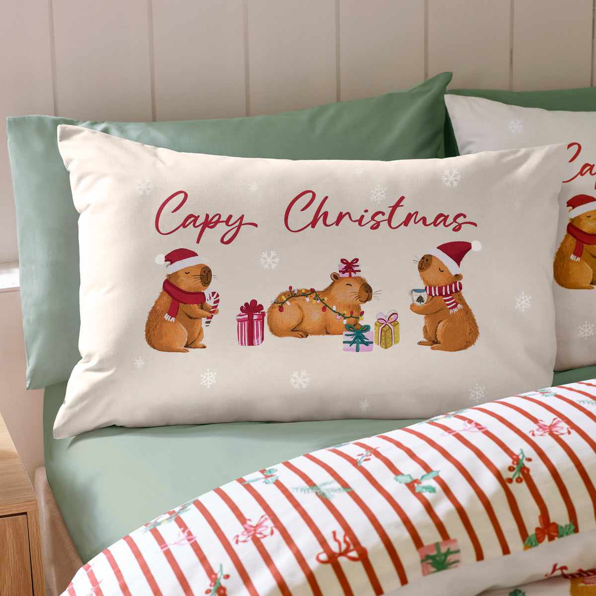 Catherine Lansfield Capybara Christmas Duvet Cover Bedding Set Cream