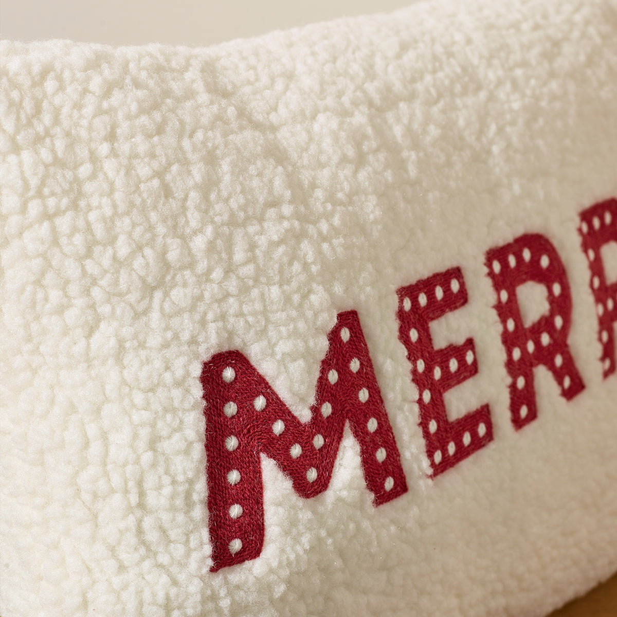 Catherine Lansfield Merry Boucle 30cm x 50cm Filled Boudoir White Red