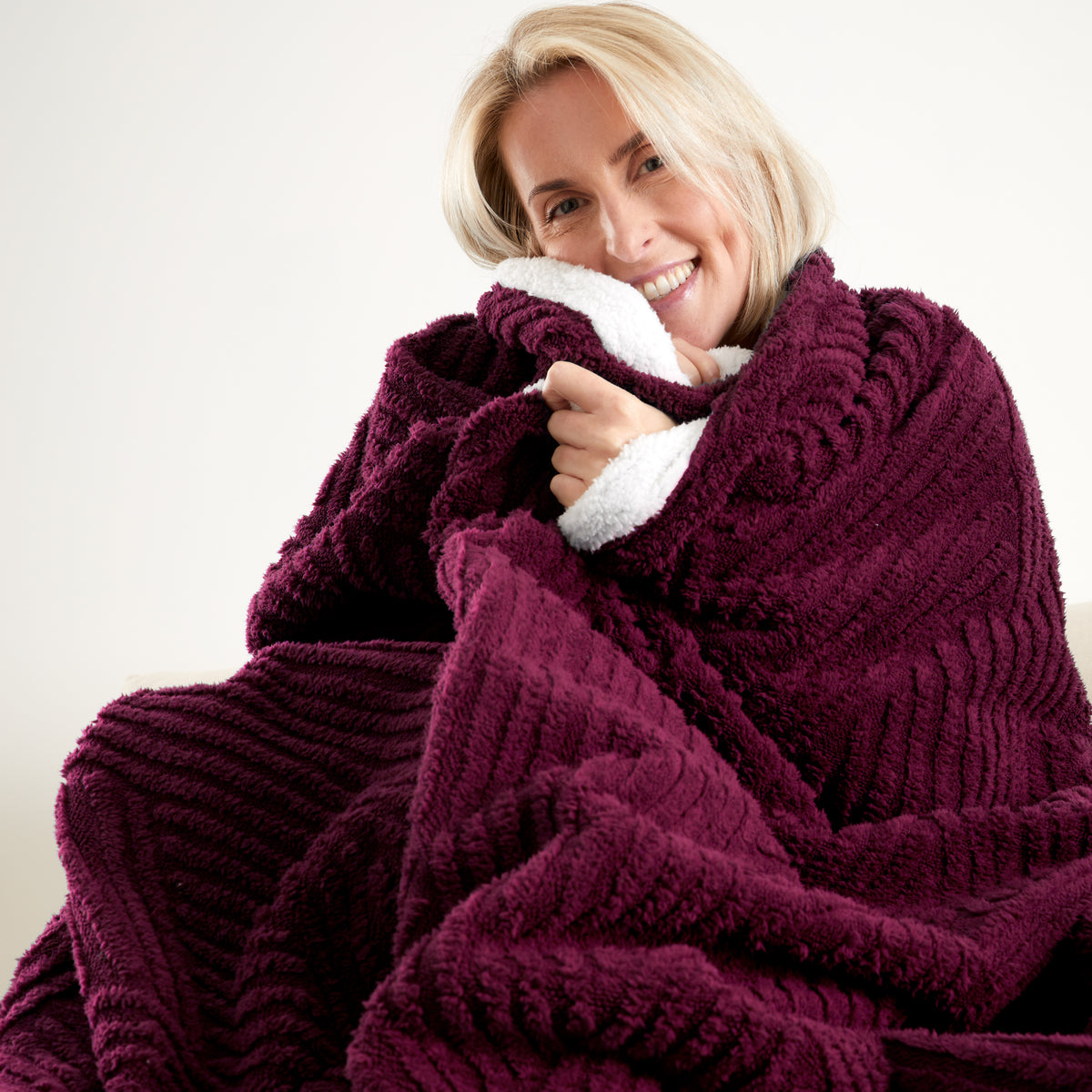 Catherine Lansfield Super Thermal Throw 200cm x 220cm Bedspread Plum