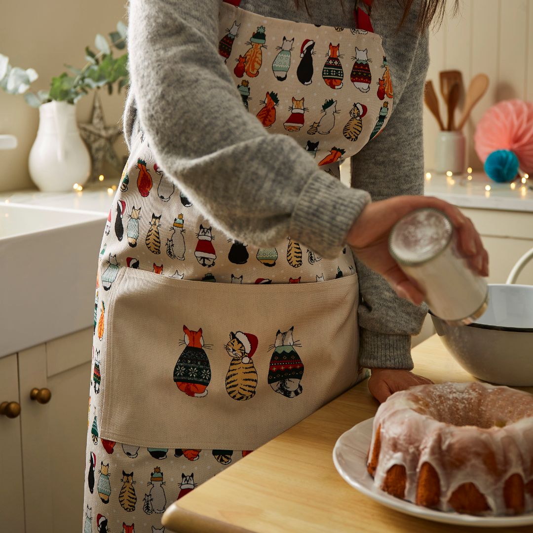 Ulster Weavers Christmas Cats in Waiting Apron Red
