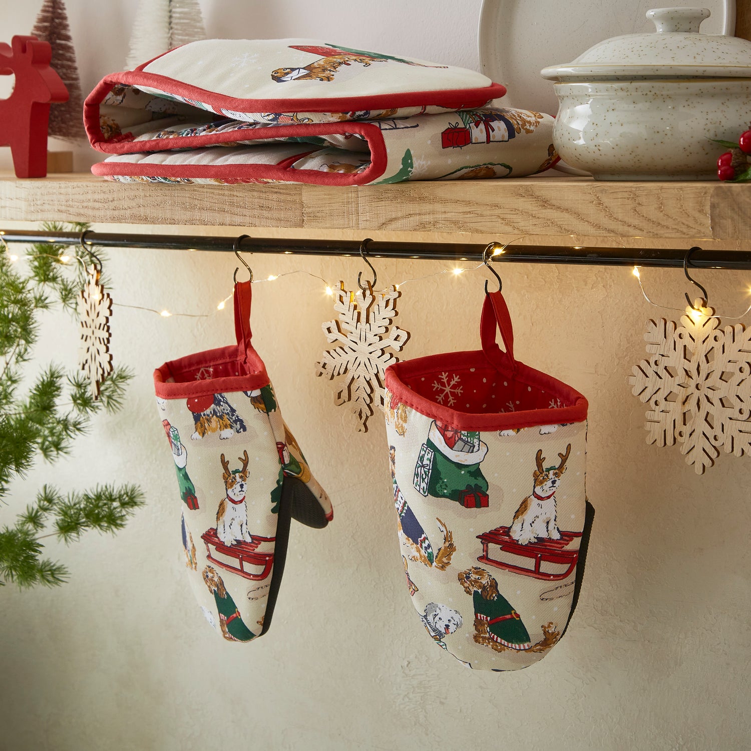Ulster Weavers Merry Mutts Micro Mitt Red