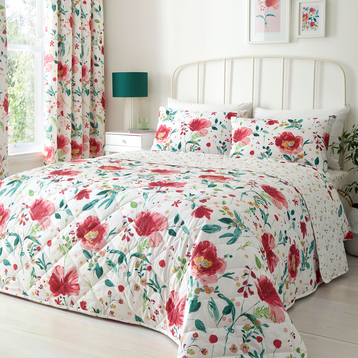 Dreams & Drapes Abstract Poppy Quilted 200cm x 230cm Bedspread Red