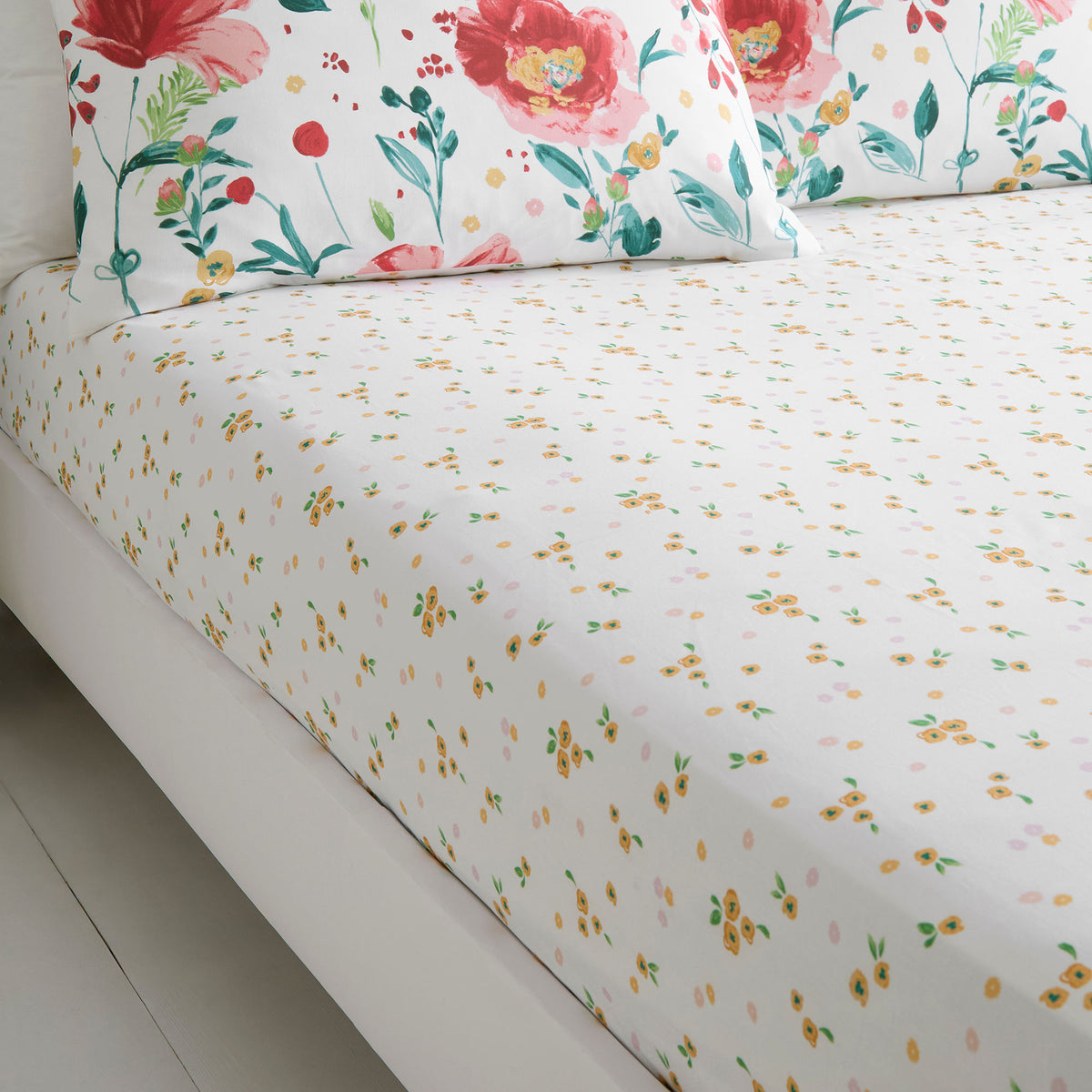 Dreams & Drapes Abstract Poppy Bed Linen Fitted Sheet White