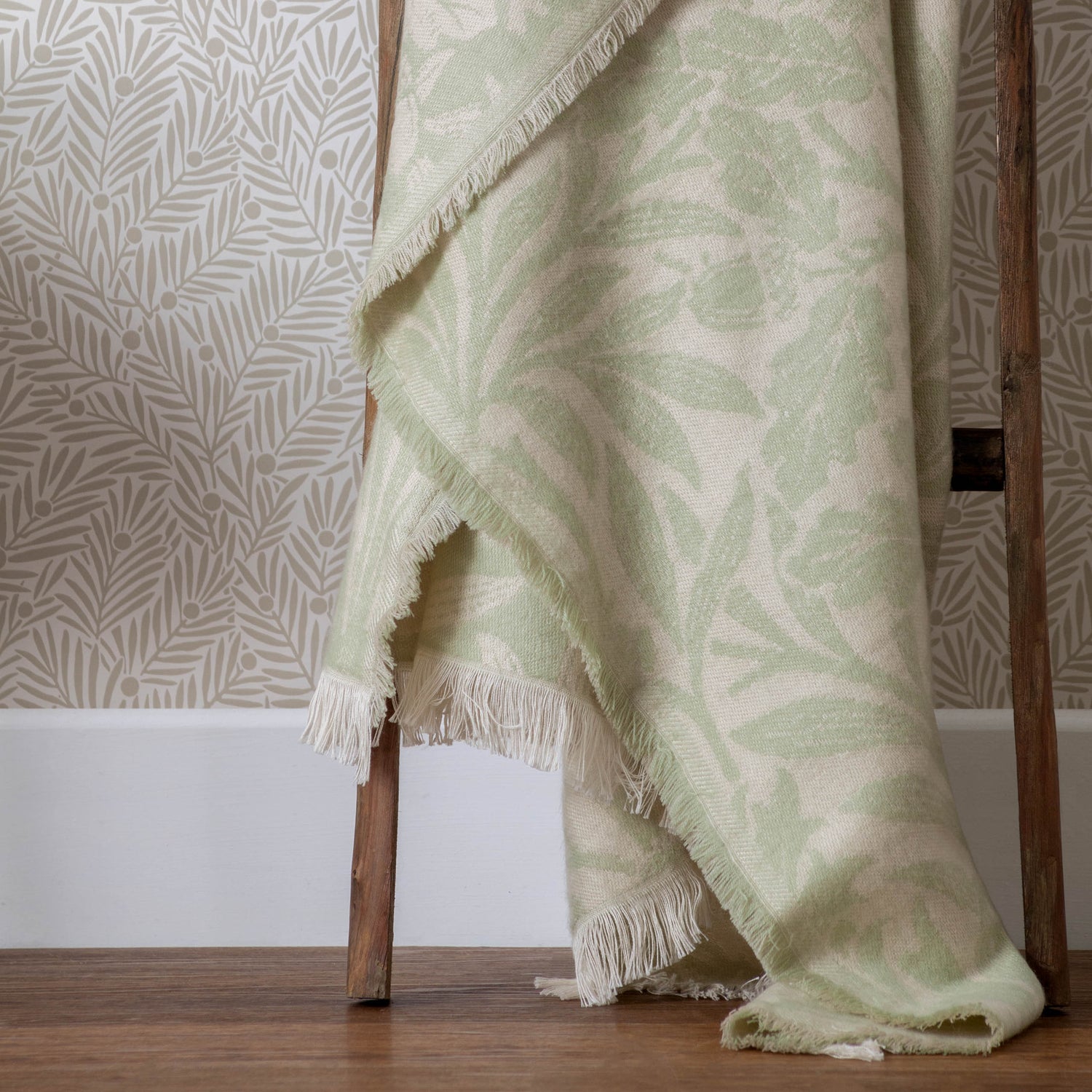 Morris & Co. Acorn Tonal Jacquard 130cm x 170cm Throw Sage