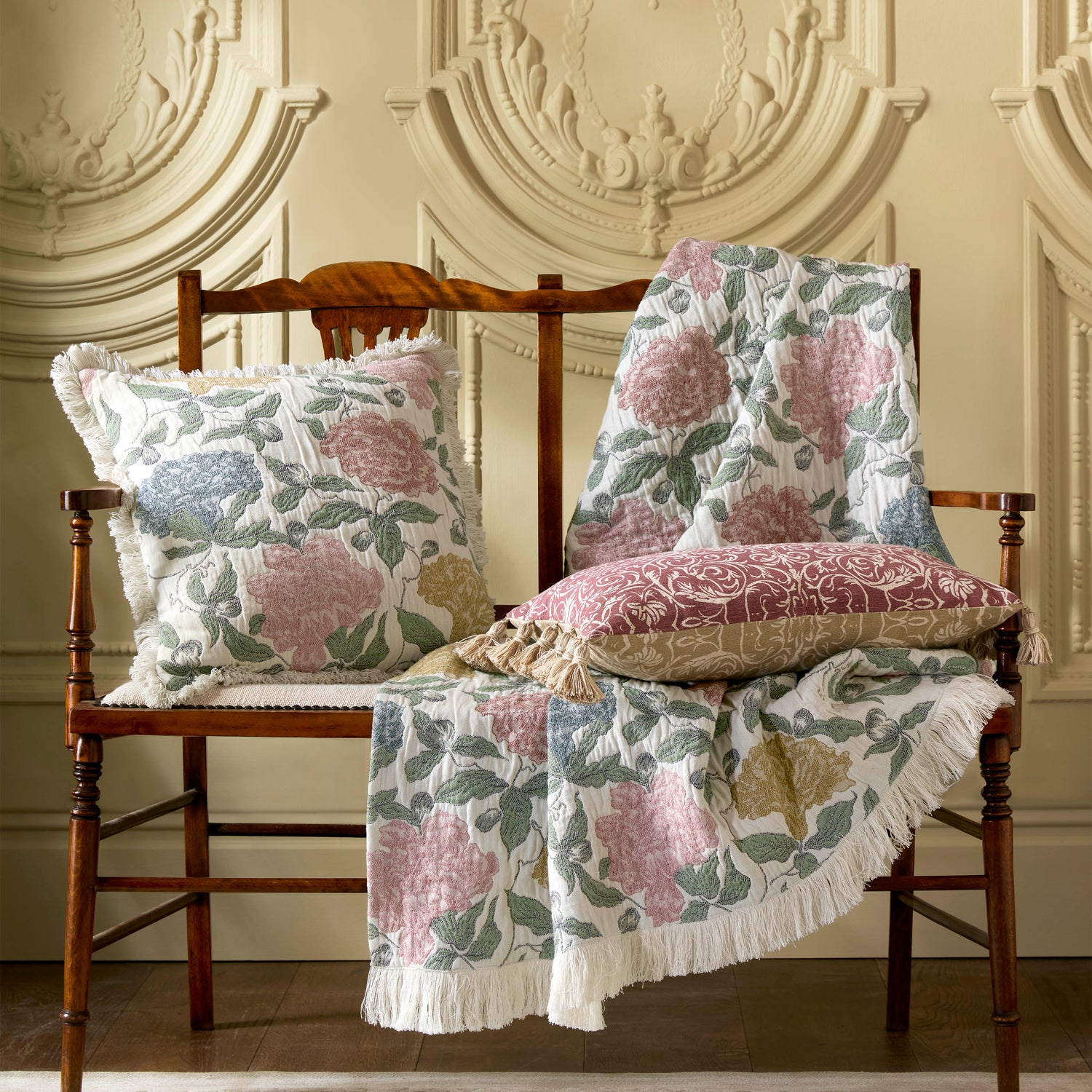 Historic Royal Palaces Albert Jacquard 120cmx165cm Throw Multi