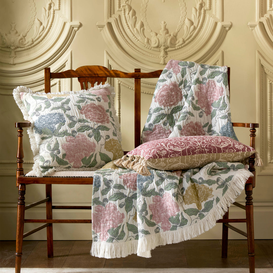 Historic Royal Palaces Albert Jacquard 120cmx165cm Throw Multi