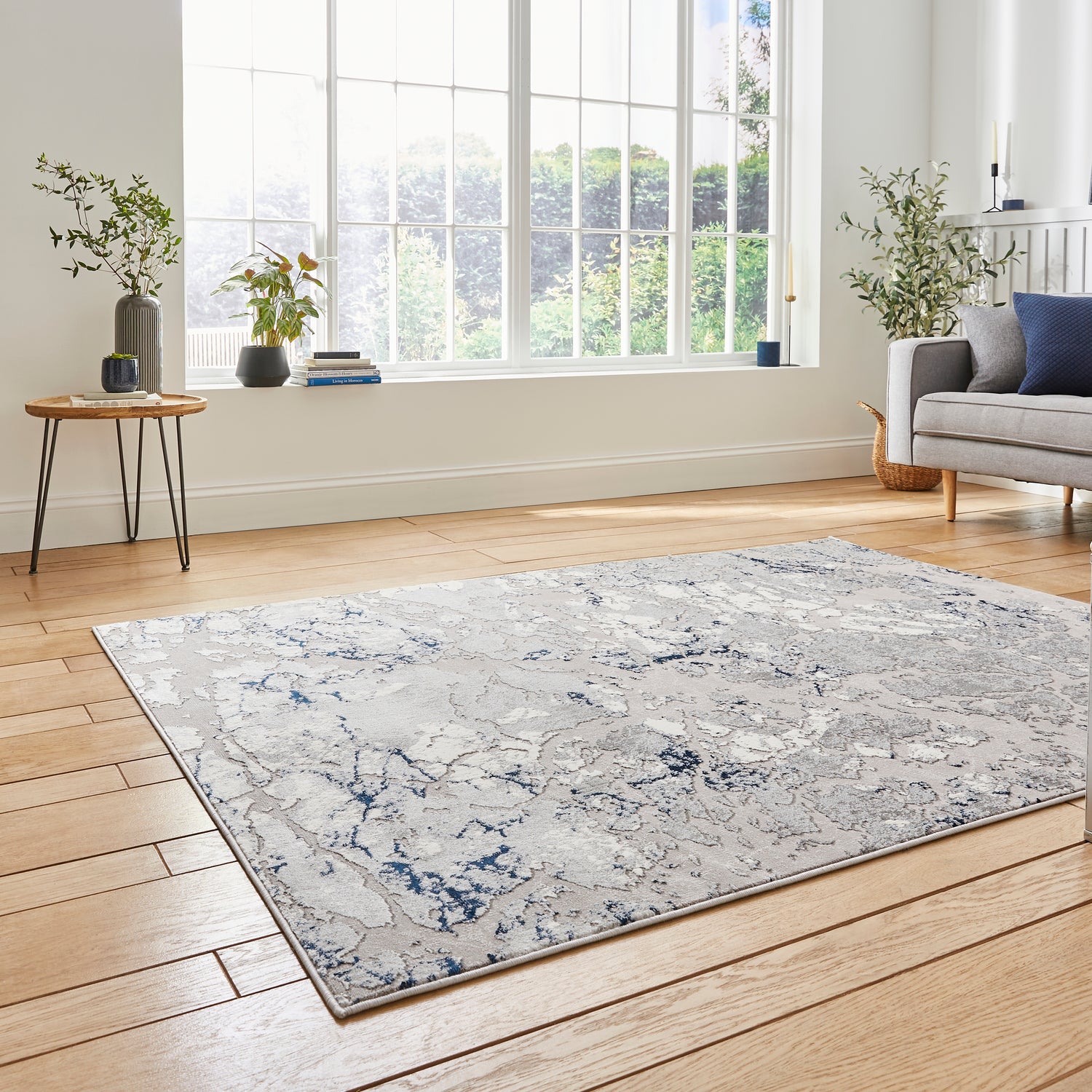 Apollo 2677 200cm x 290cm Metallic Effect Yarn Rug Grey Navy