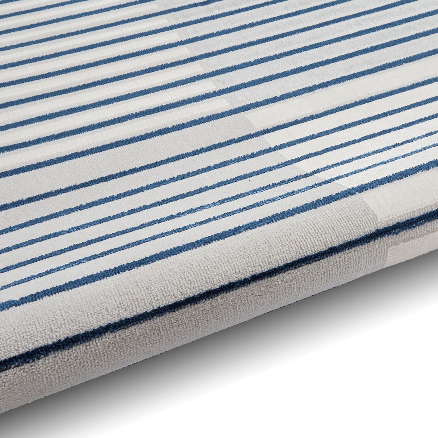 Apollo 2681 Metallic Effect Yarn Rug Grey Navy