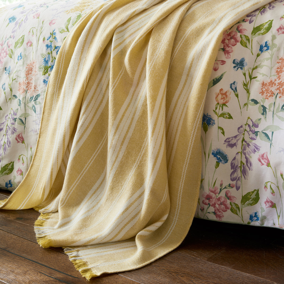 Laura Ashley Ardley 130cm x 170cm Throw Ochre