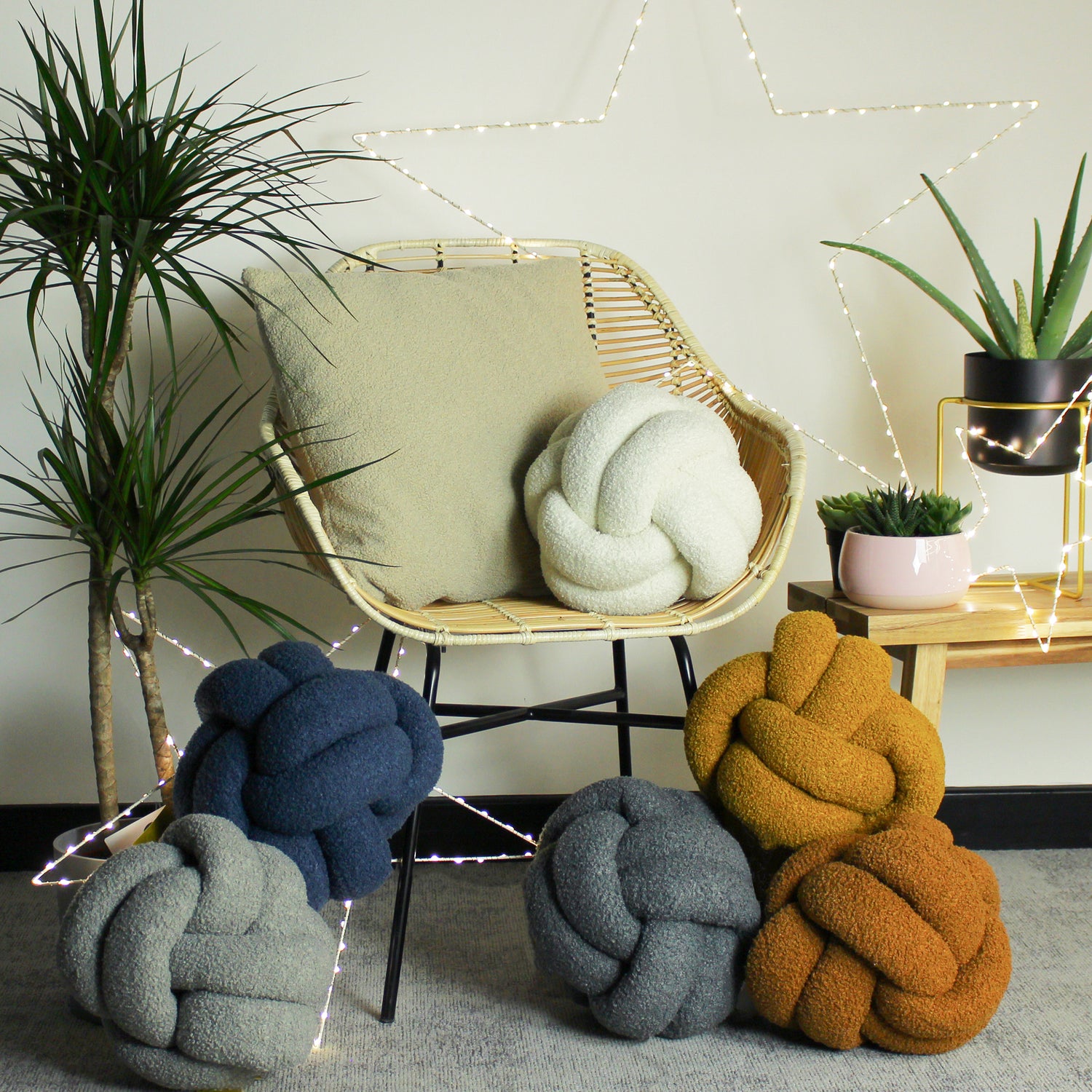 Furn. Boucle Knot Fleece 30cm x 30cm Filled Cushion Ecru