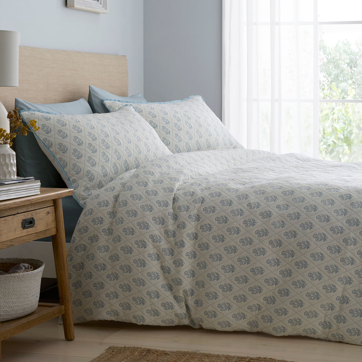 Dreams & Drapes Block Floral Duvet Cover Bedding Set Blue