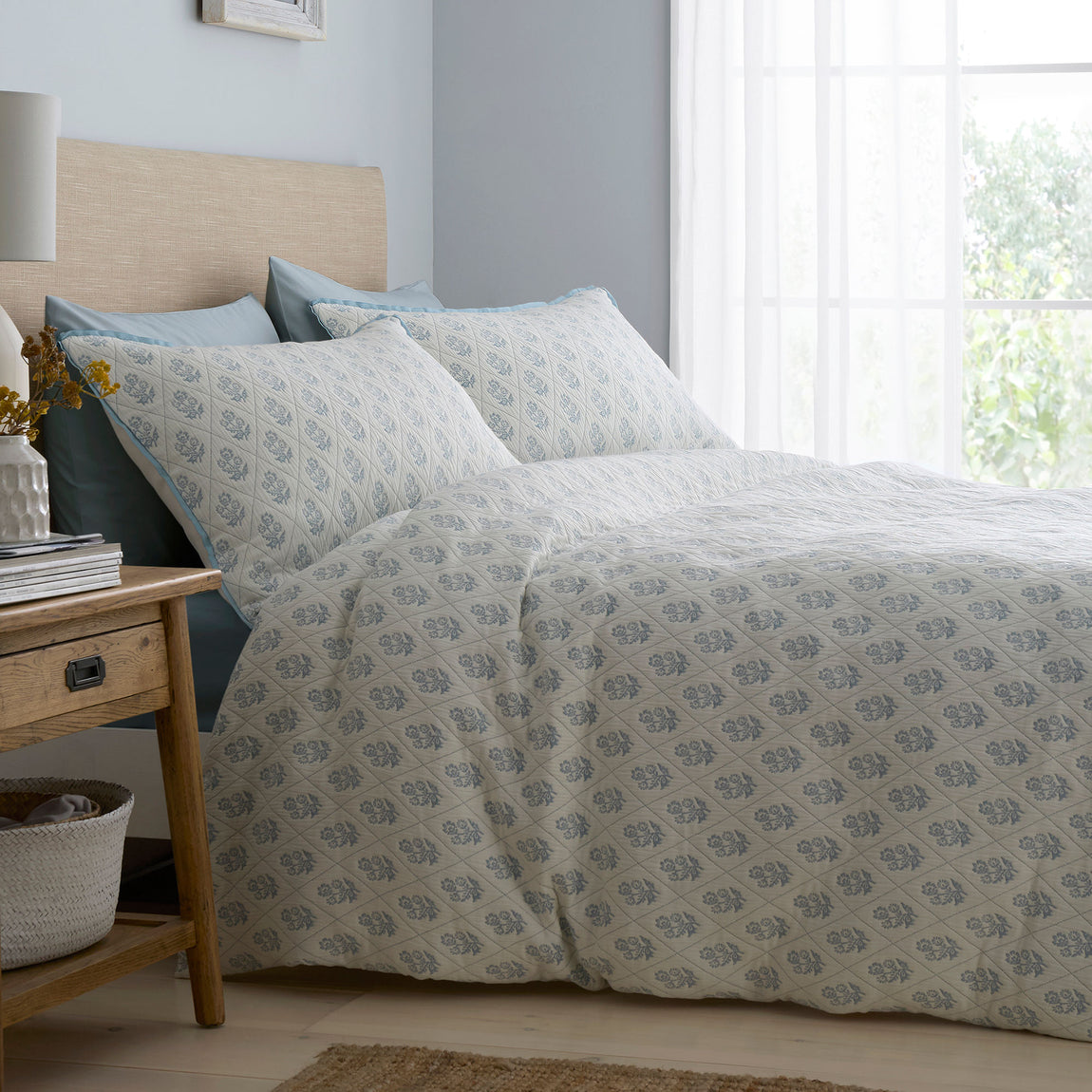 Dreams & Drapes Block Floral Duvet Cover Bedding Set Blue