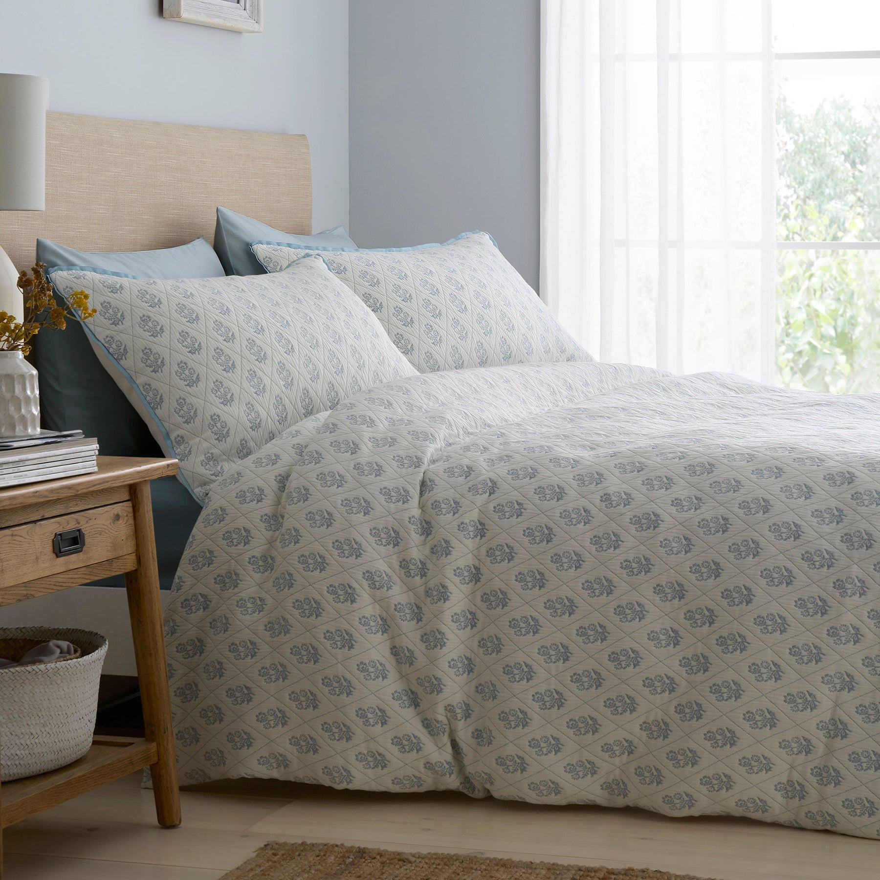 Dreams and Drapes Block Floral Duvet Cover Bedding Set Blue