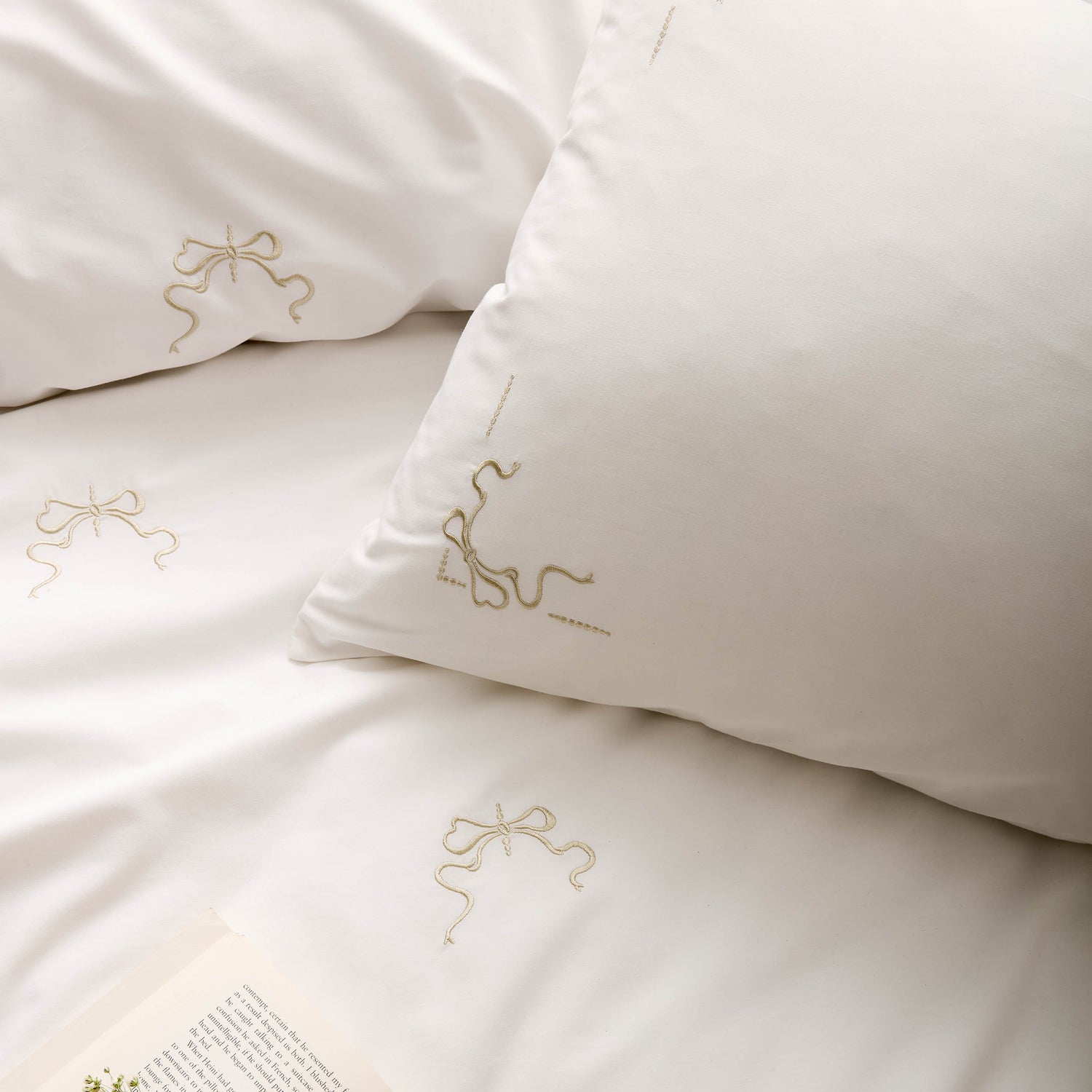 Historic Royal Palaces Bow Embroidery Duvet Cover Bedding Set White Natural