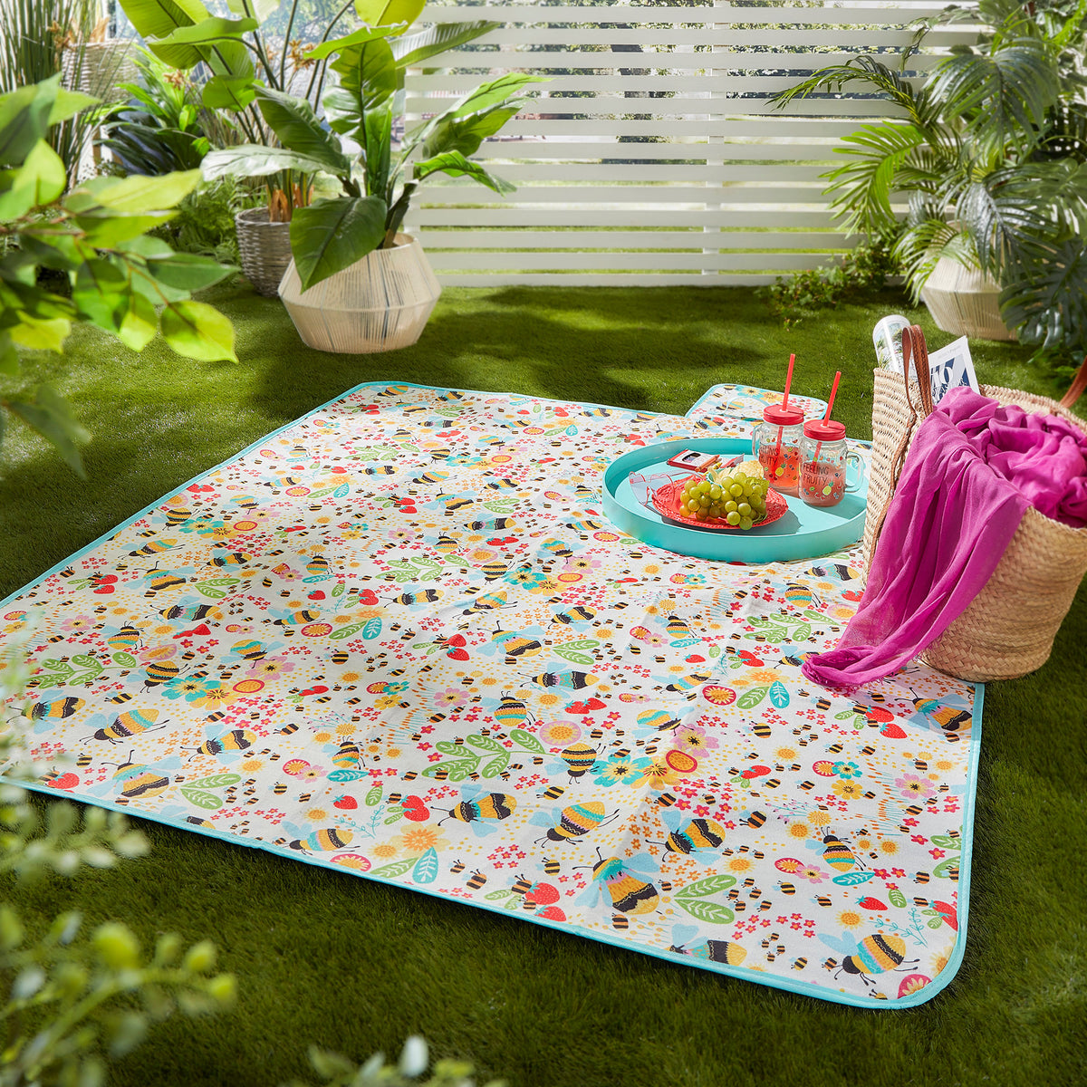 Buzzy Bee 135cm x 150cm Outdoor Picnic Blanket Ochre