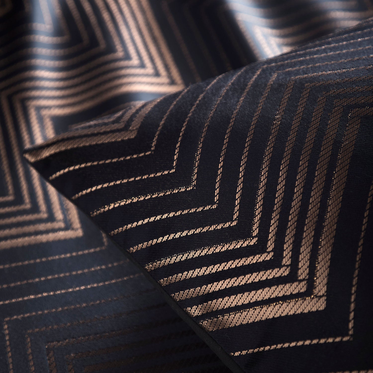 Laurence Llewelyn-Bowen Cocktail Jacquard Duvet Cover Bedding Set Black