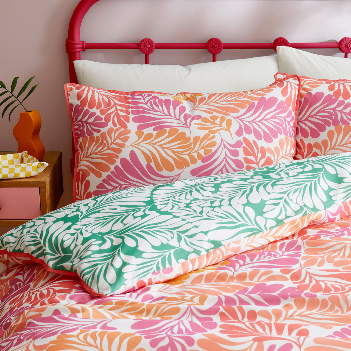 Appletree Carmen Leaf Reversible Duvet Cover Bedding Set Pink