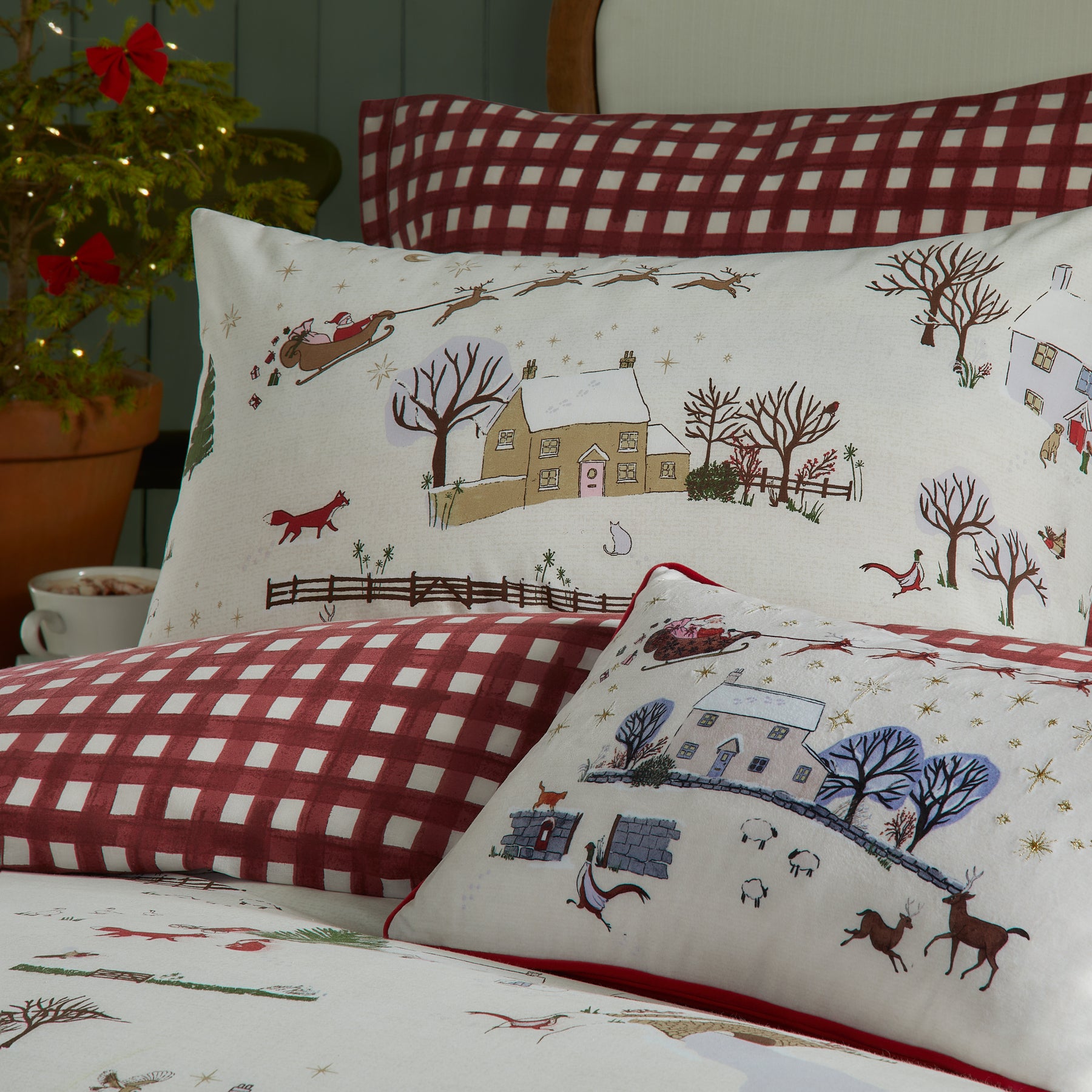 Furn Cotswolds Christmas Duvet Cover Bedding Set Cream Burgundy