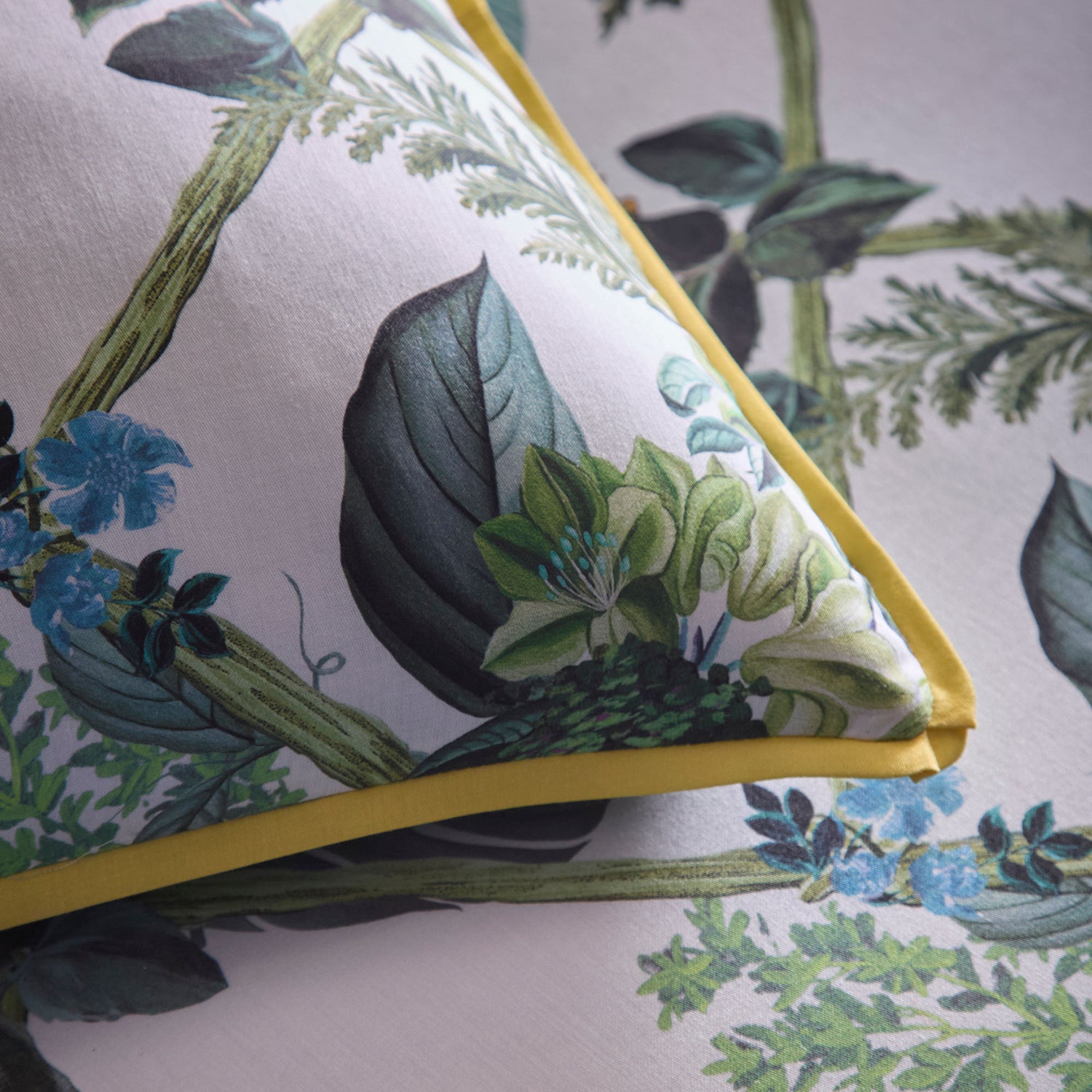 Laurence Llewelyn-Bowen Cotswold Fantasia Cotton Sateen Duvet Cover Bedding Set Green