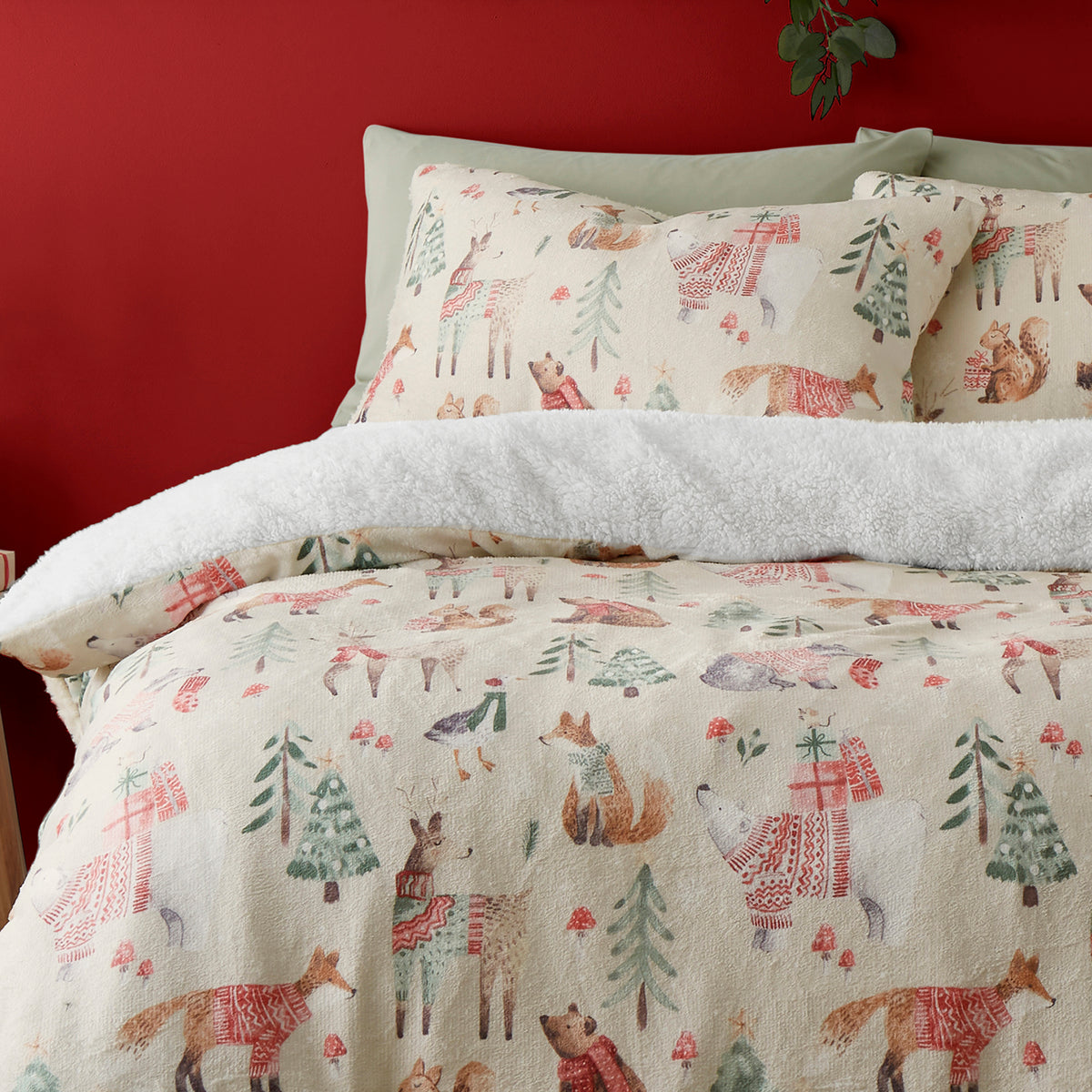 Fusion Christmas Woodland Animals Sherpa Reverse Duvet Cover Bedding Set Natural