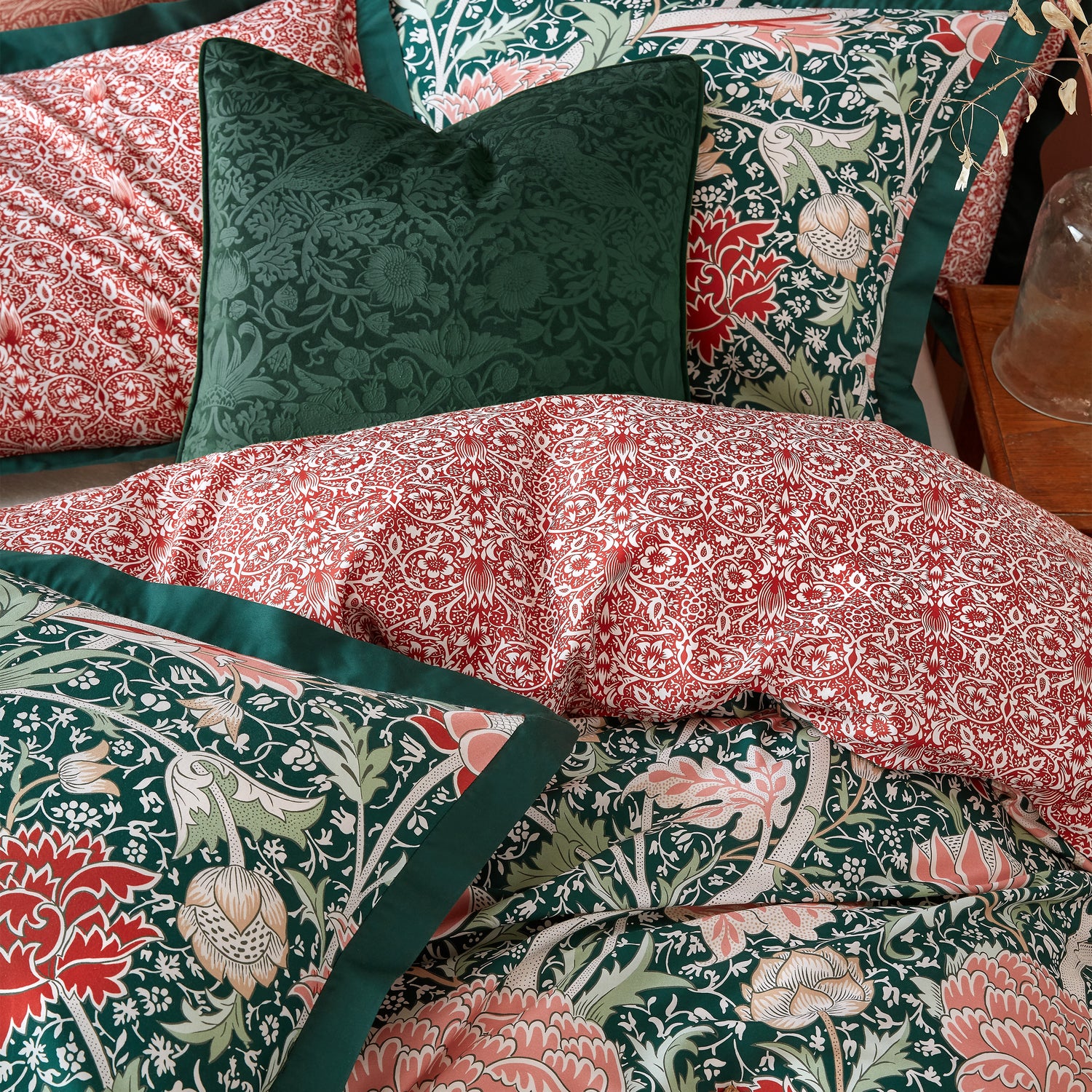 William Morris At Home Cray Pair of Oxford Pillowcases Forest Green-Cranberry