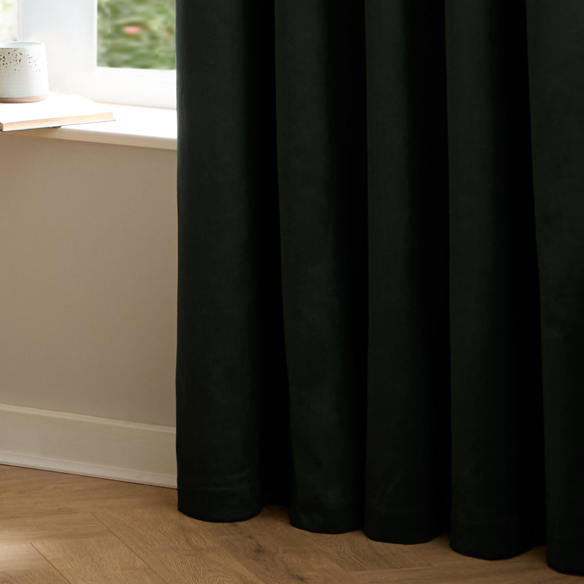 Furn Ultimate Velvet Ready Made Eyelet Blackout Curtains Black