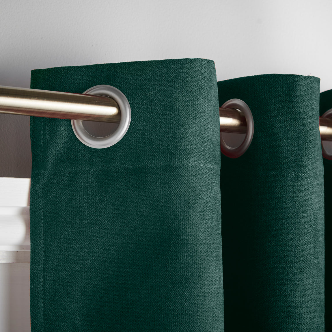 Chenille 56x84 Interlined Eyelet Door Curtain Green