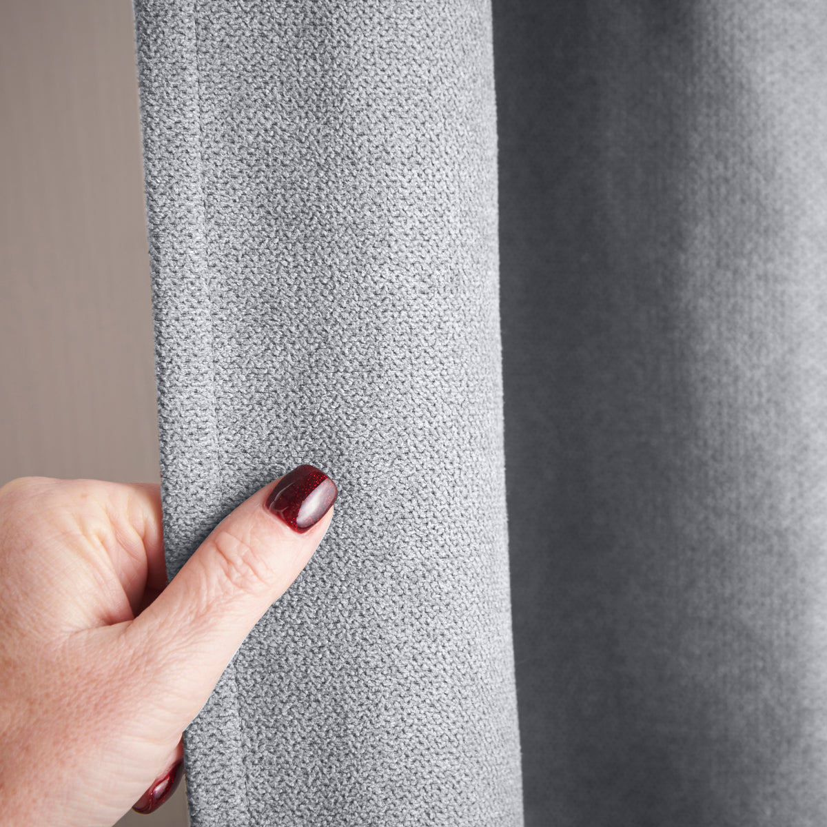 Chenille 56x84 Interlined Eyelet Door Curtain Silver