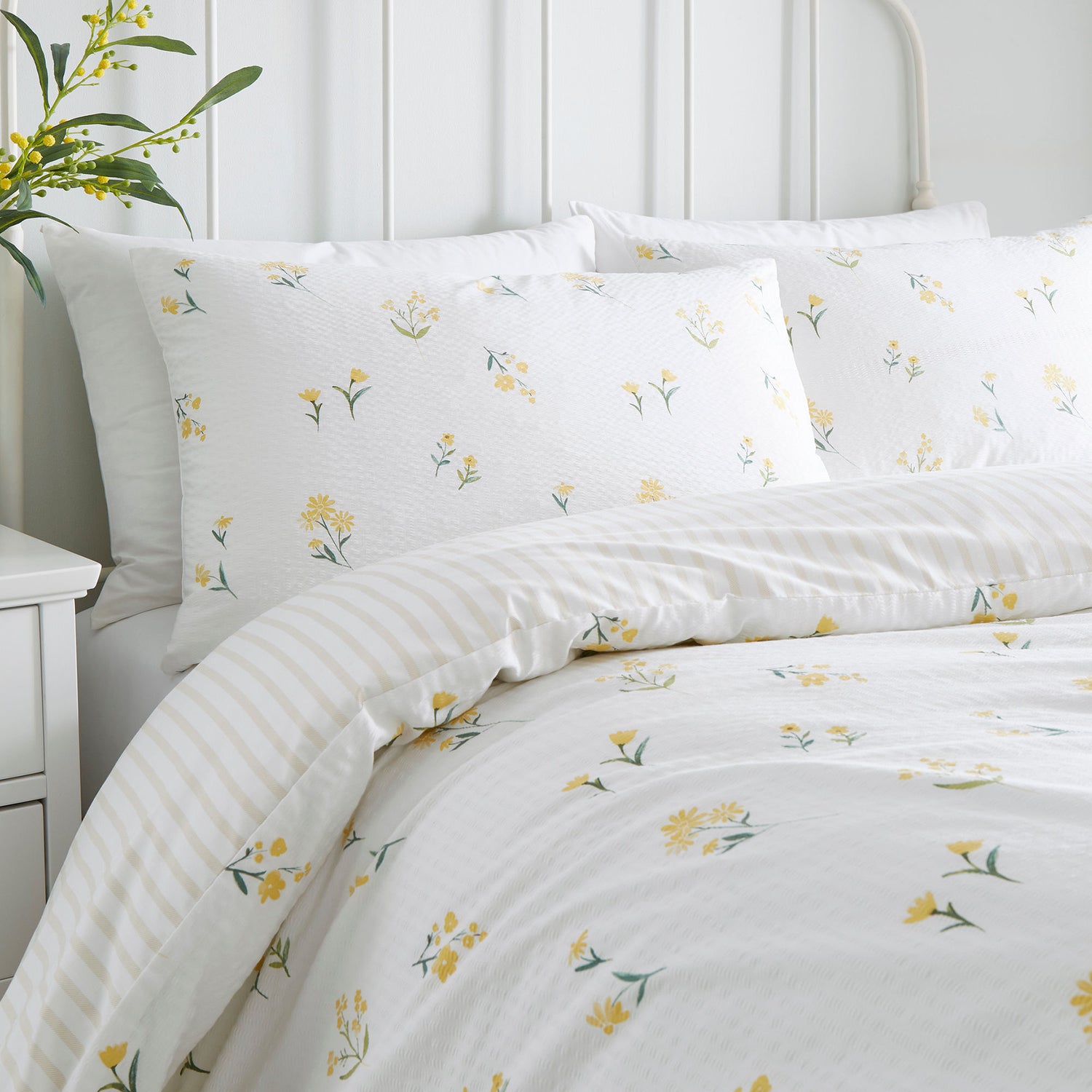 Dreams & Drapes Ditsy Floral Seersucker Duvet Cover Bedding Set Yellow