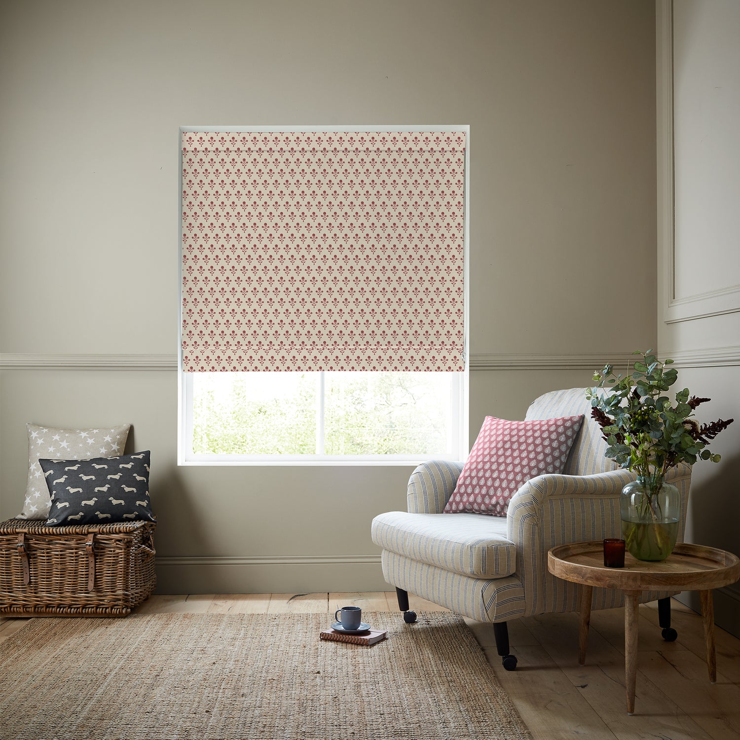 Emily Bond Hawthorn Made To Measure Roman Blind Swiss Red