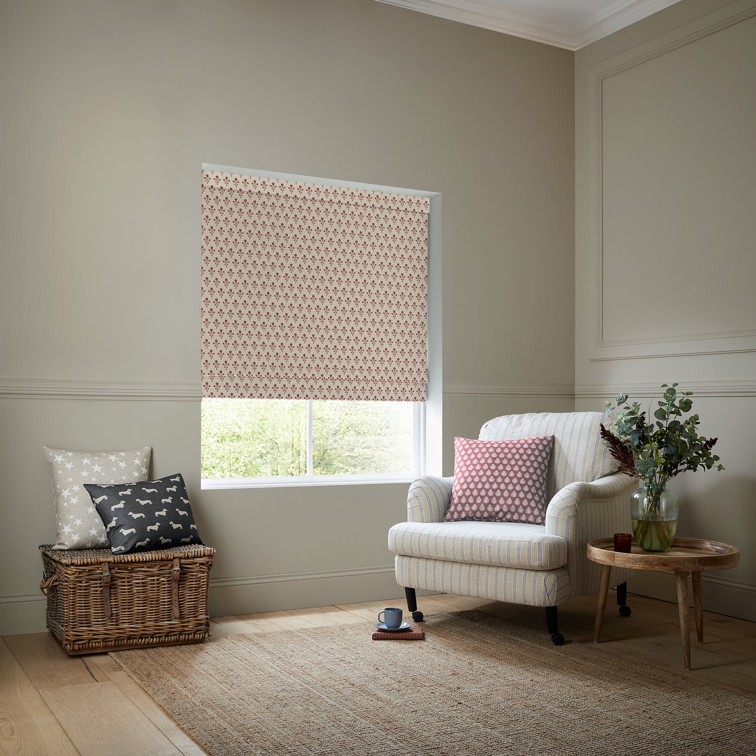 Emily Bond Hawthorn Made To Measure Roman Blind Swiss Red