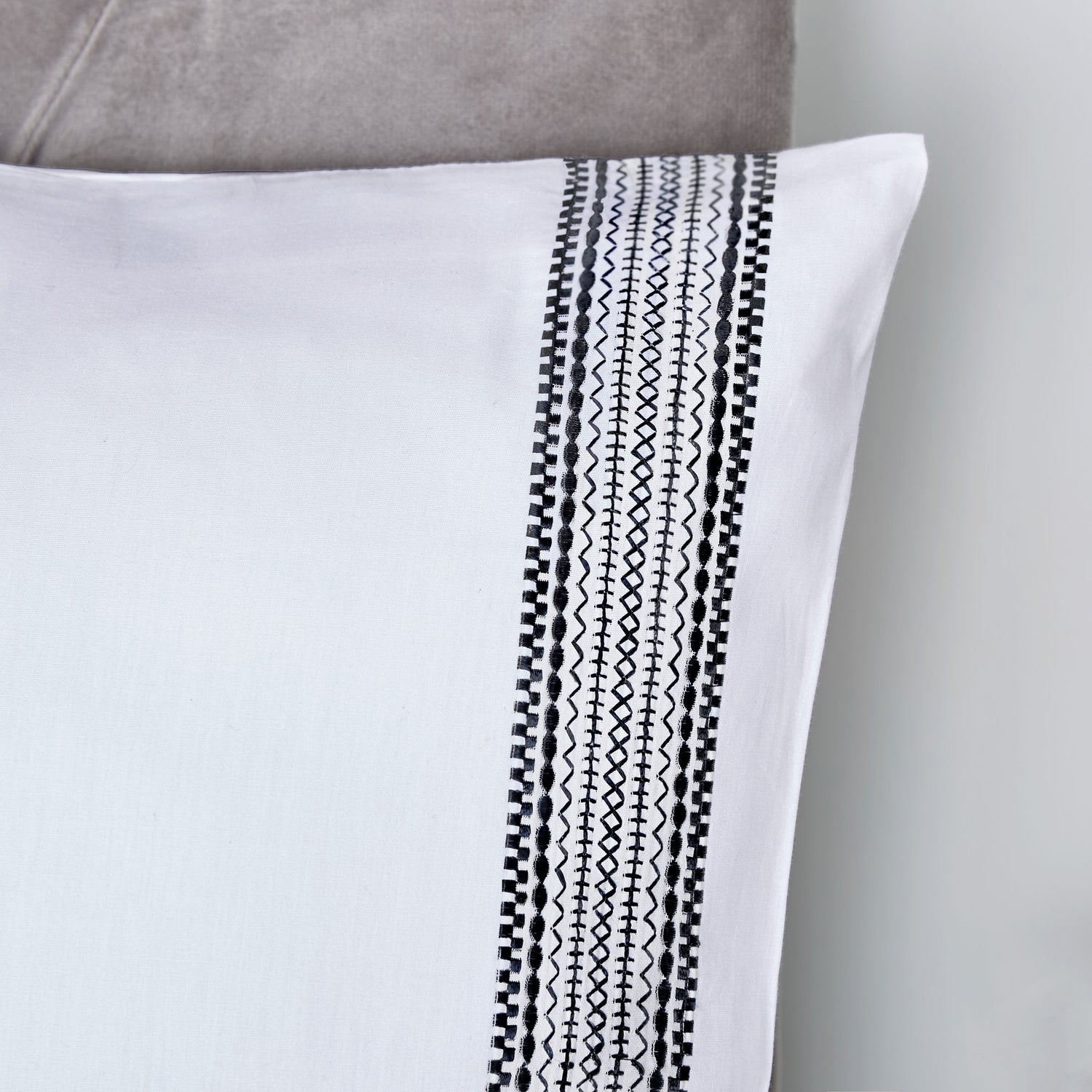 Appletree Embroidered Band Duvet Cover Bedding Set Black
