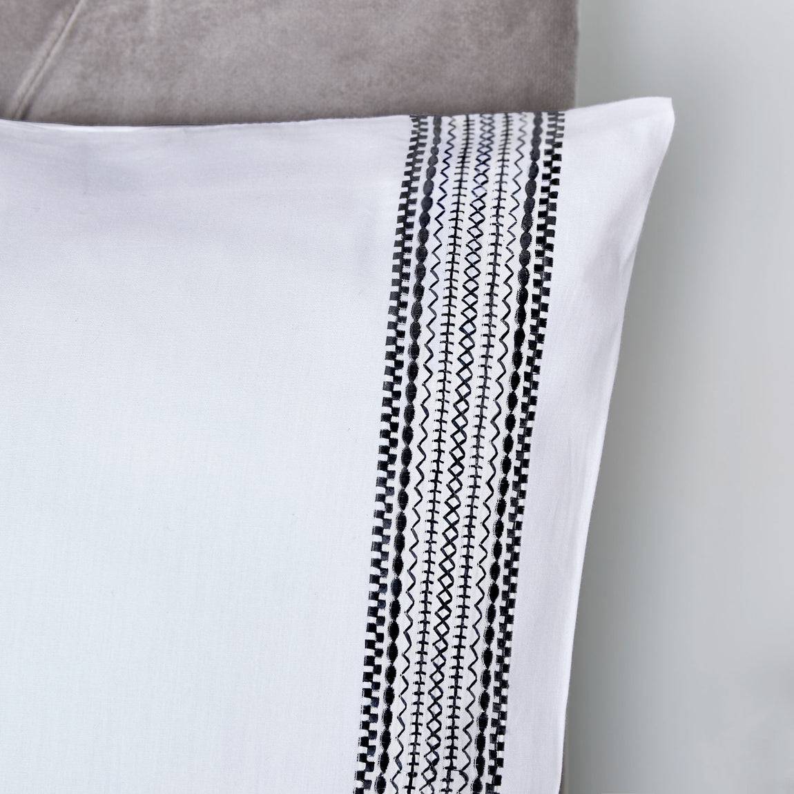 Appletree Embroidered Band Duvet Cover Bedding Set Black