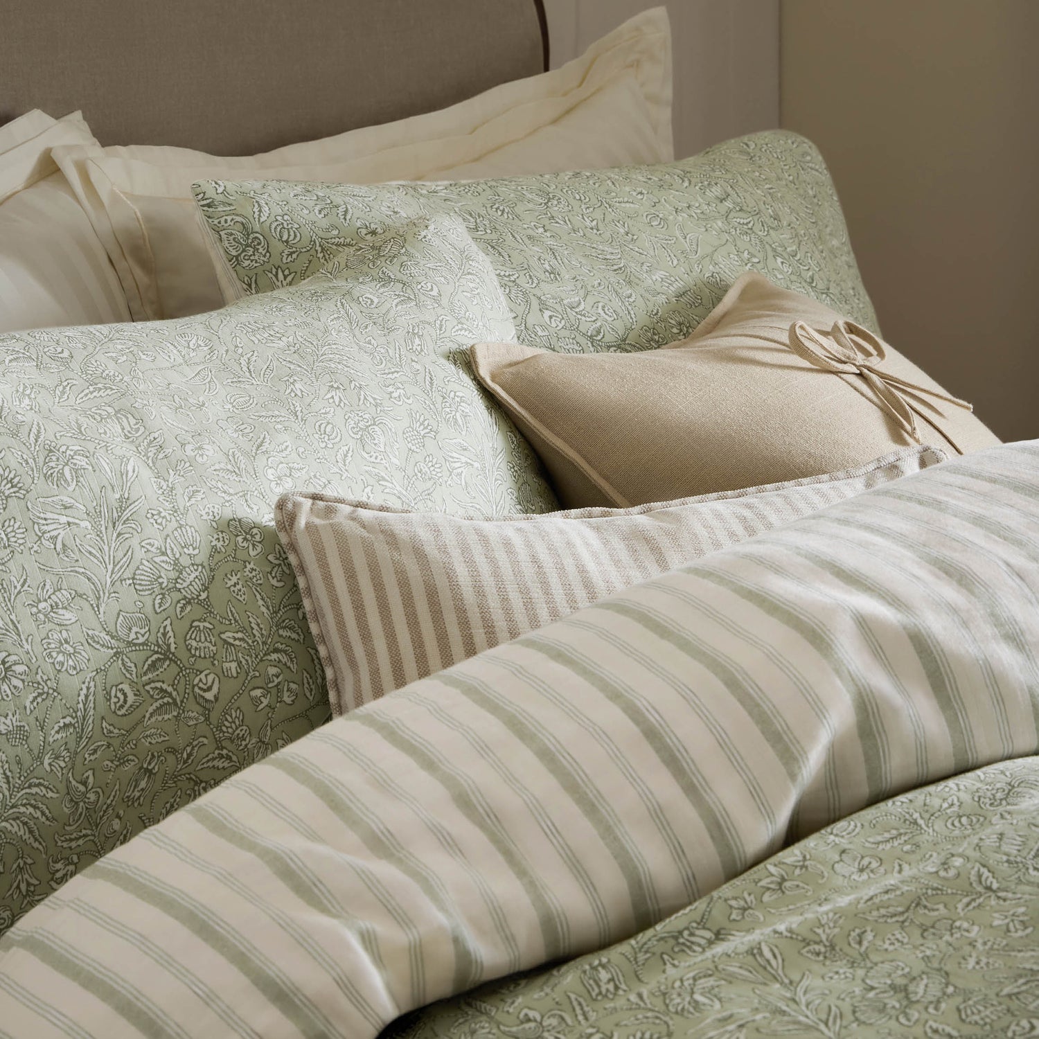 Laura Ashley Elmdon Pair of Housewife Pillowcases Sage