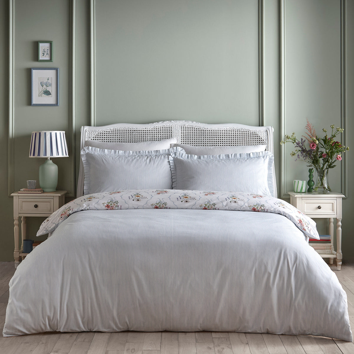 Appletree Floral Bouquet Duvet Cover Bedding Set Multi