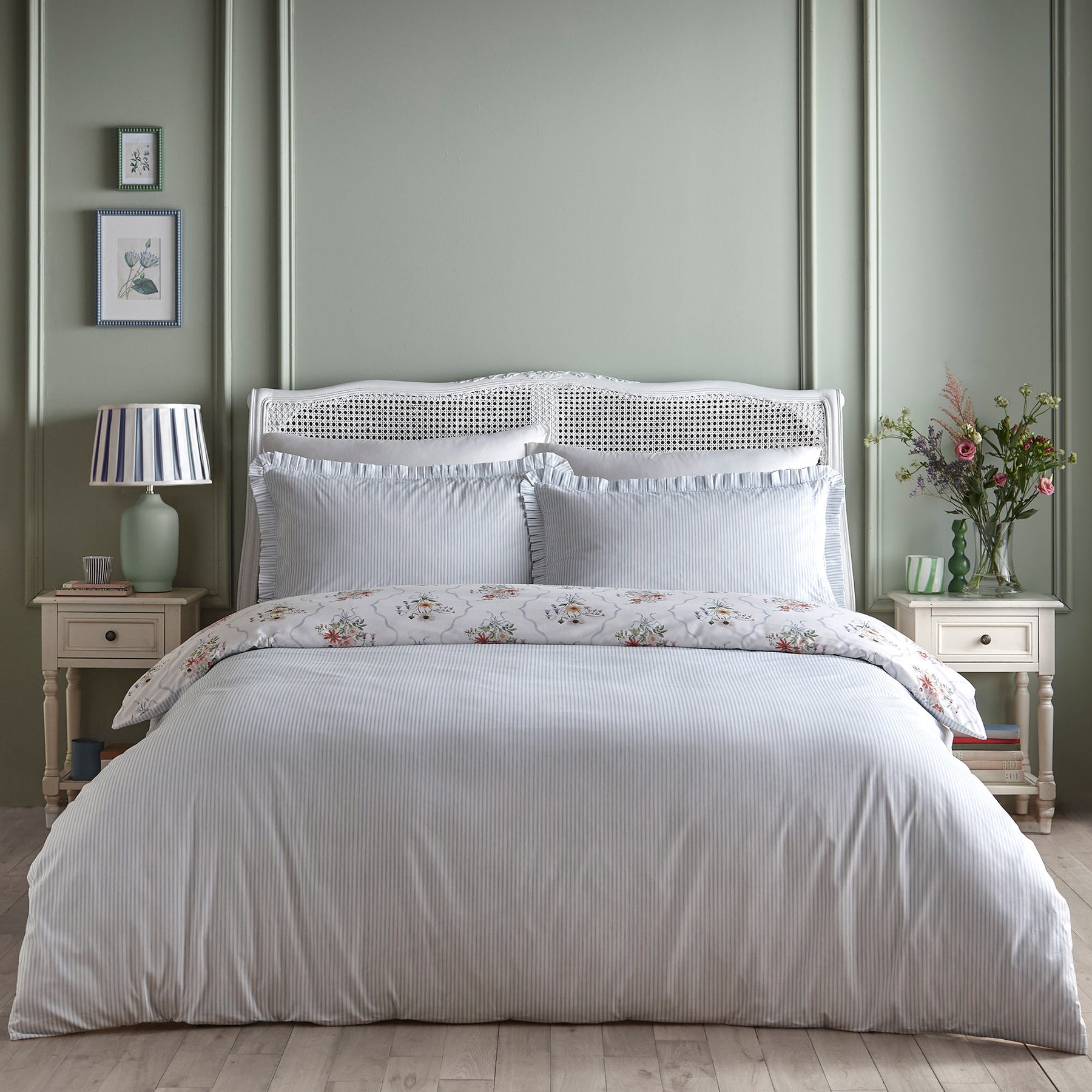 Appletree Floral Bouquet Duvet Cover Bedding Set Multi