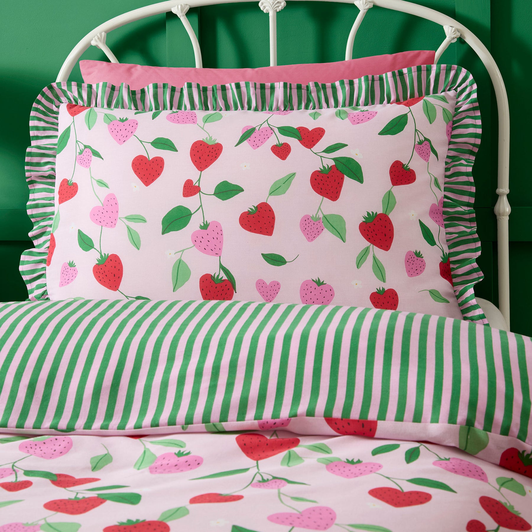 Bedlam Fun Strawberries Childrens Bedding Pink