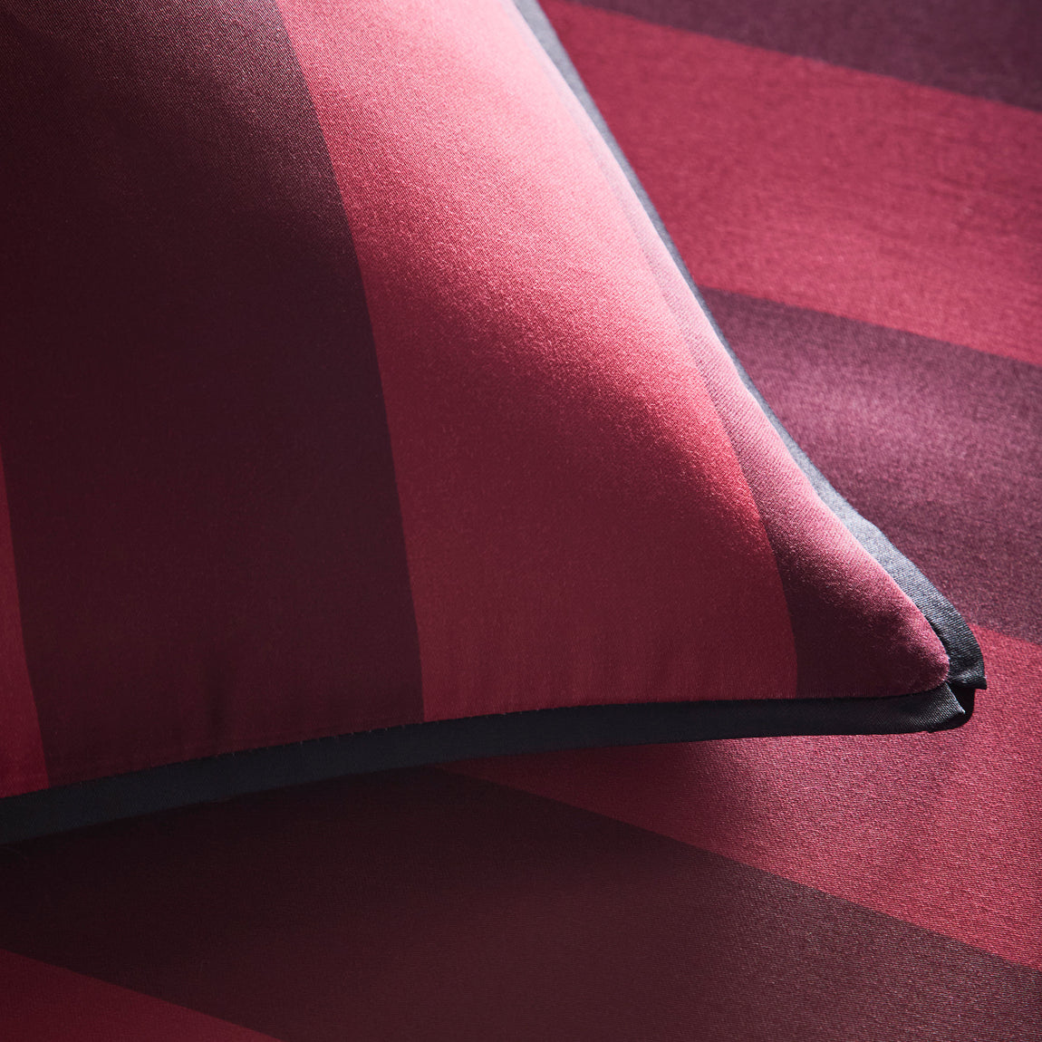 Laurence Llewelyn-Bowen Festivo Circus Stripe Cotton Sateen Duvet Cover Bedding Set Red