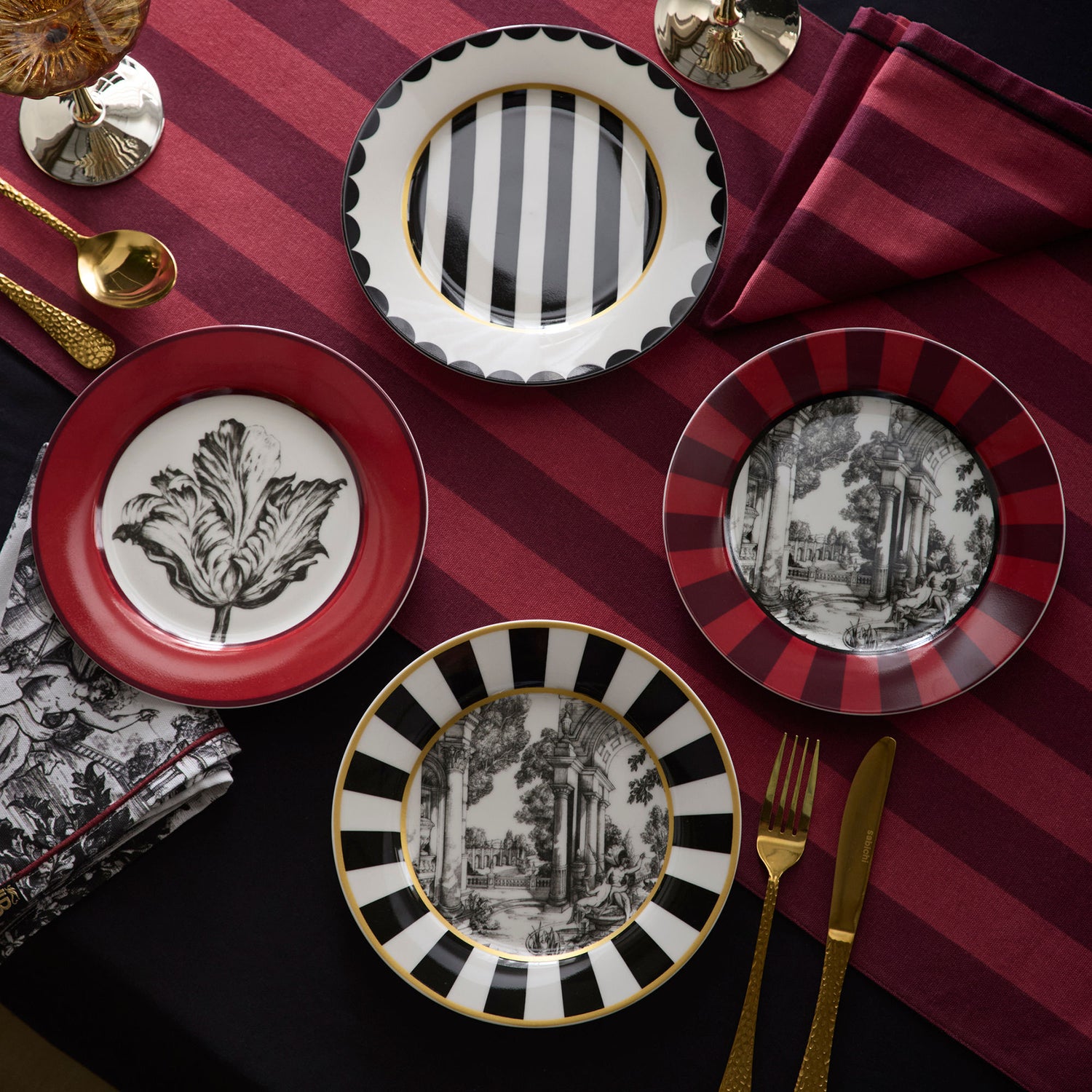 Laurence Llewelyn-Bowen Festivo 4 Pack 40cmx40cm Napkins Red