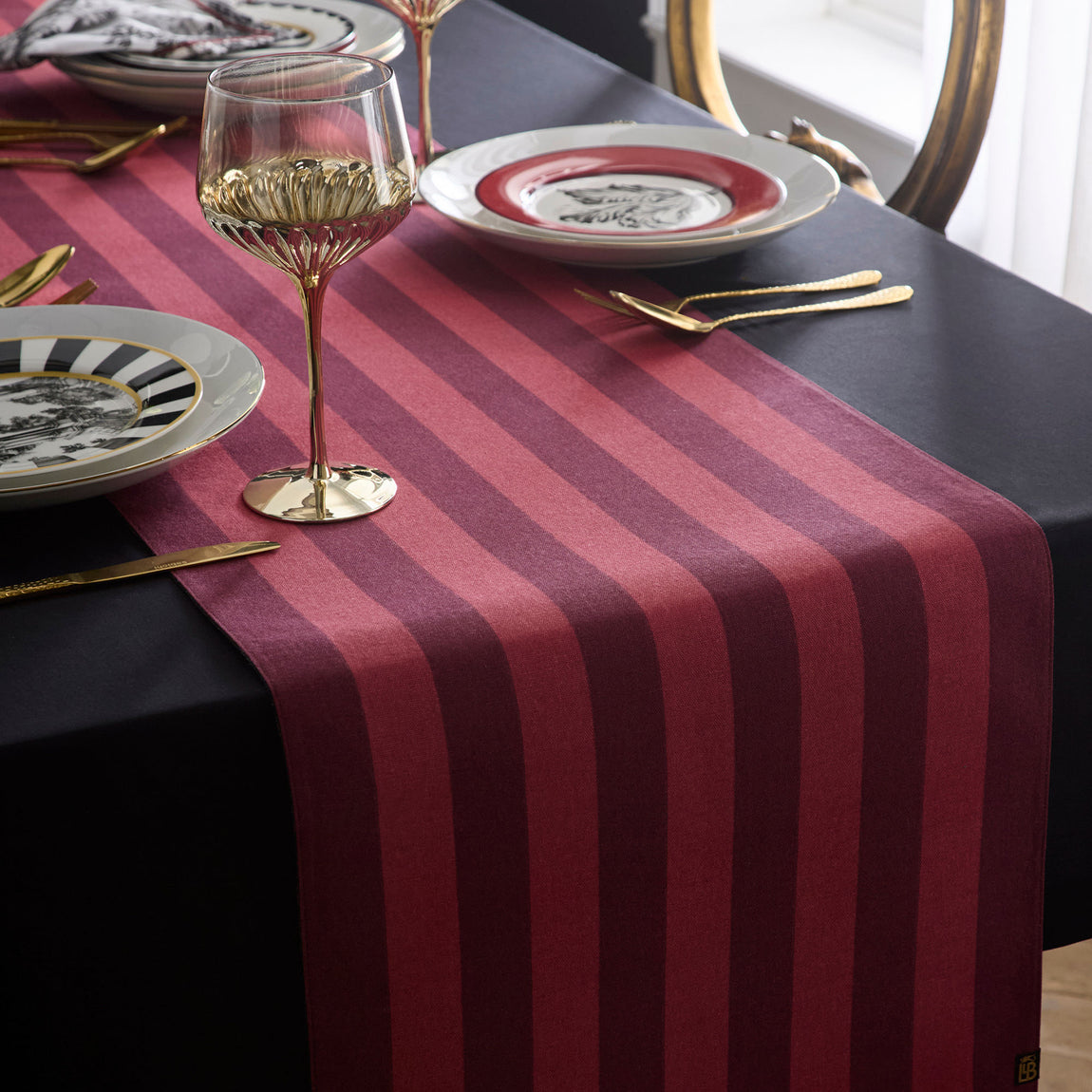 Laurence Llewelyn-Bowen Festivo 230cmx40cm Runner Red