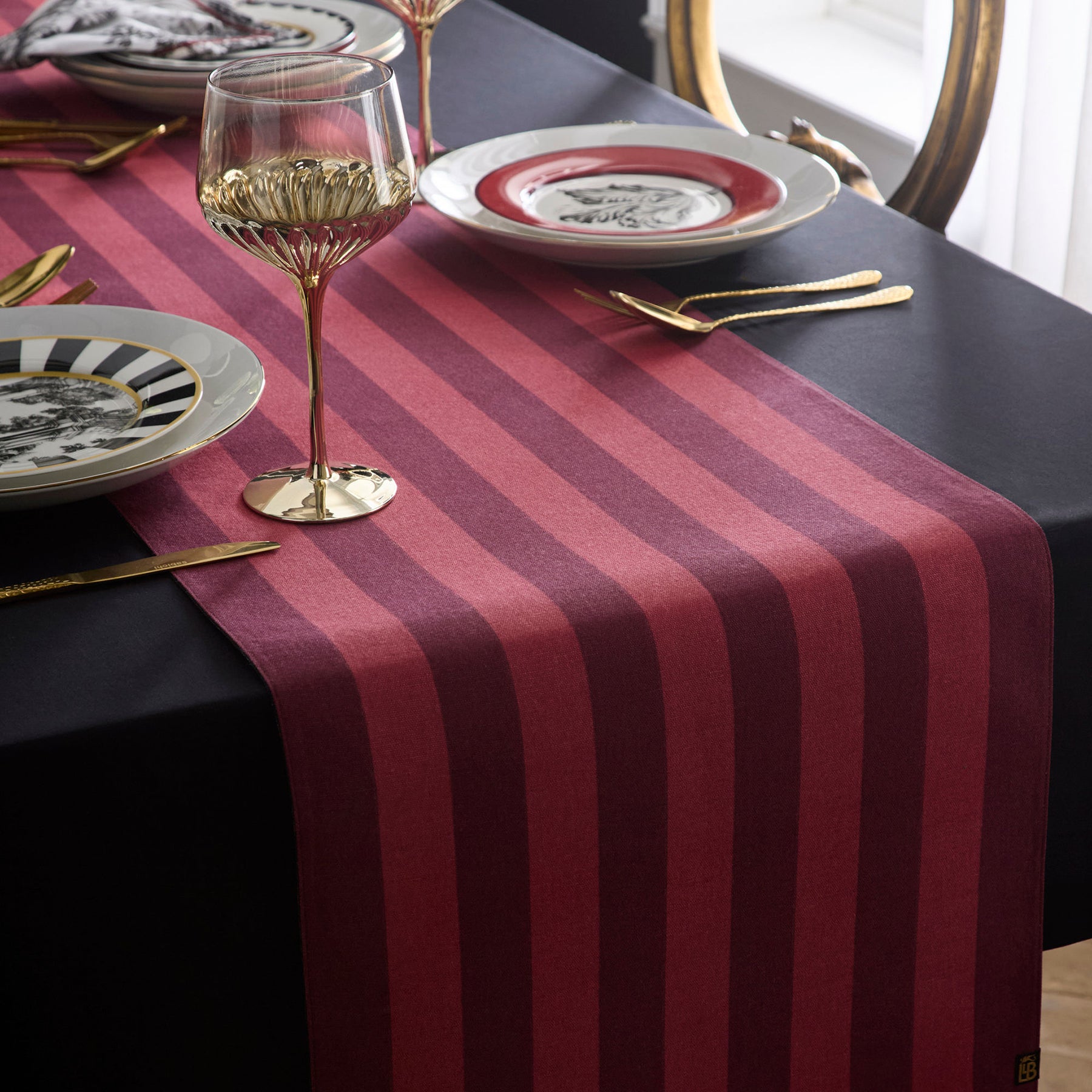 Laurence Llewelyn-Bowen Festivo 230cmx40cm Runner Red